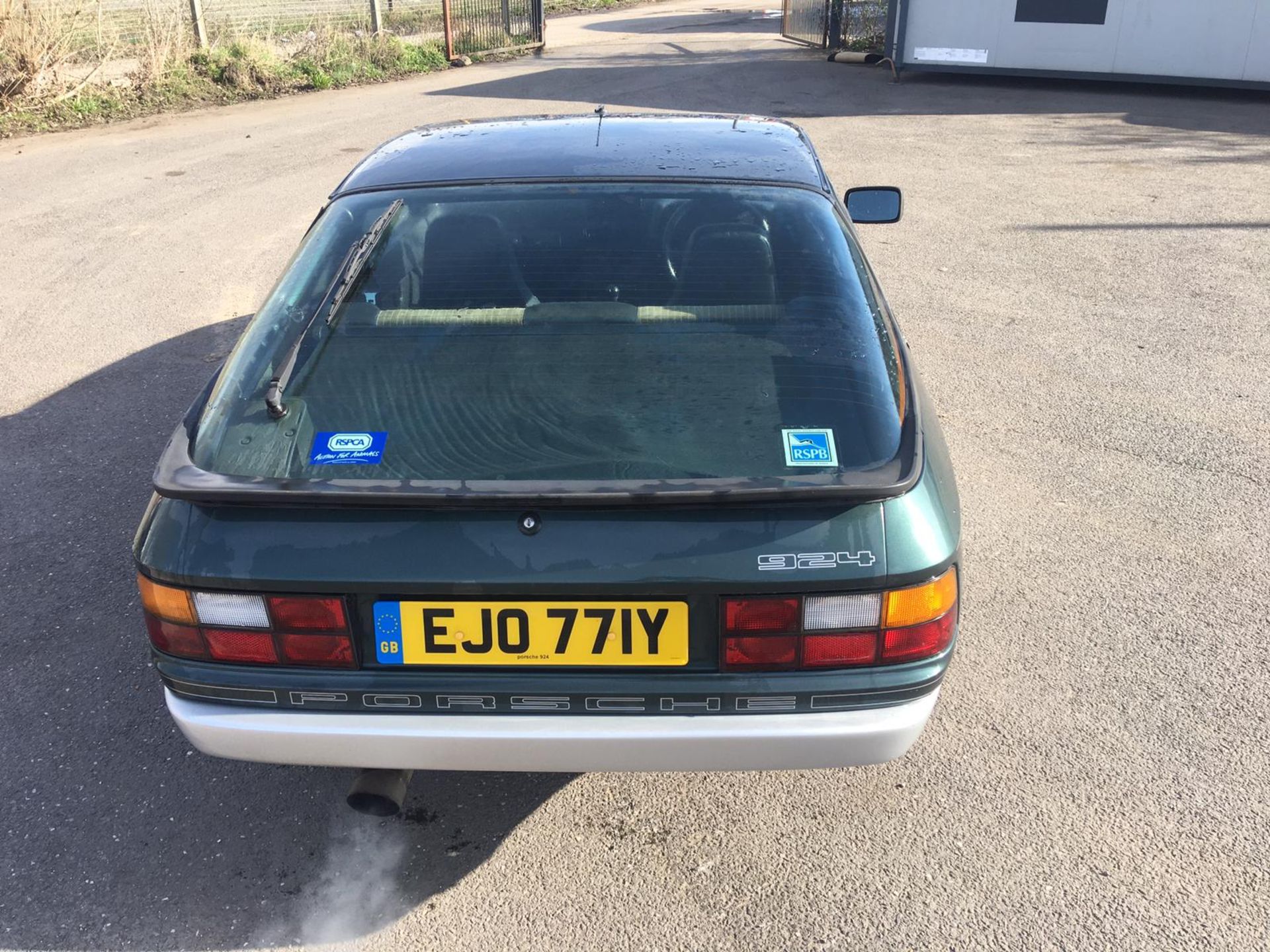 1983 PORSCHE 924 2.0 PETROL GREEN COUPE, SHOWING 8 FORMER KEEPERS *NO VAT* - Image 6 of 25