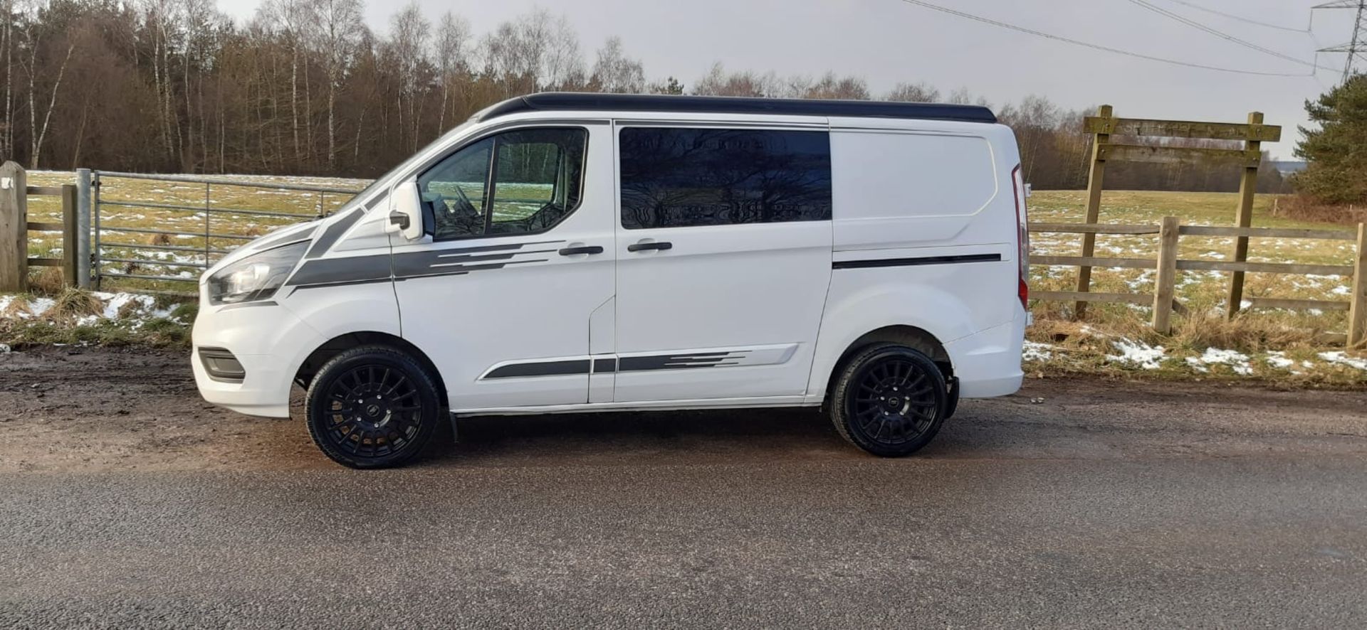 2018/18 REG FORD TRANIST CUSTOM 300 BASE 2.0 DIESEL WHITE PANEL VAN, SHOWING 0 FORMER KEEPERS - Image 6 of 22