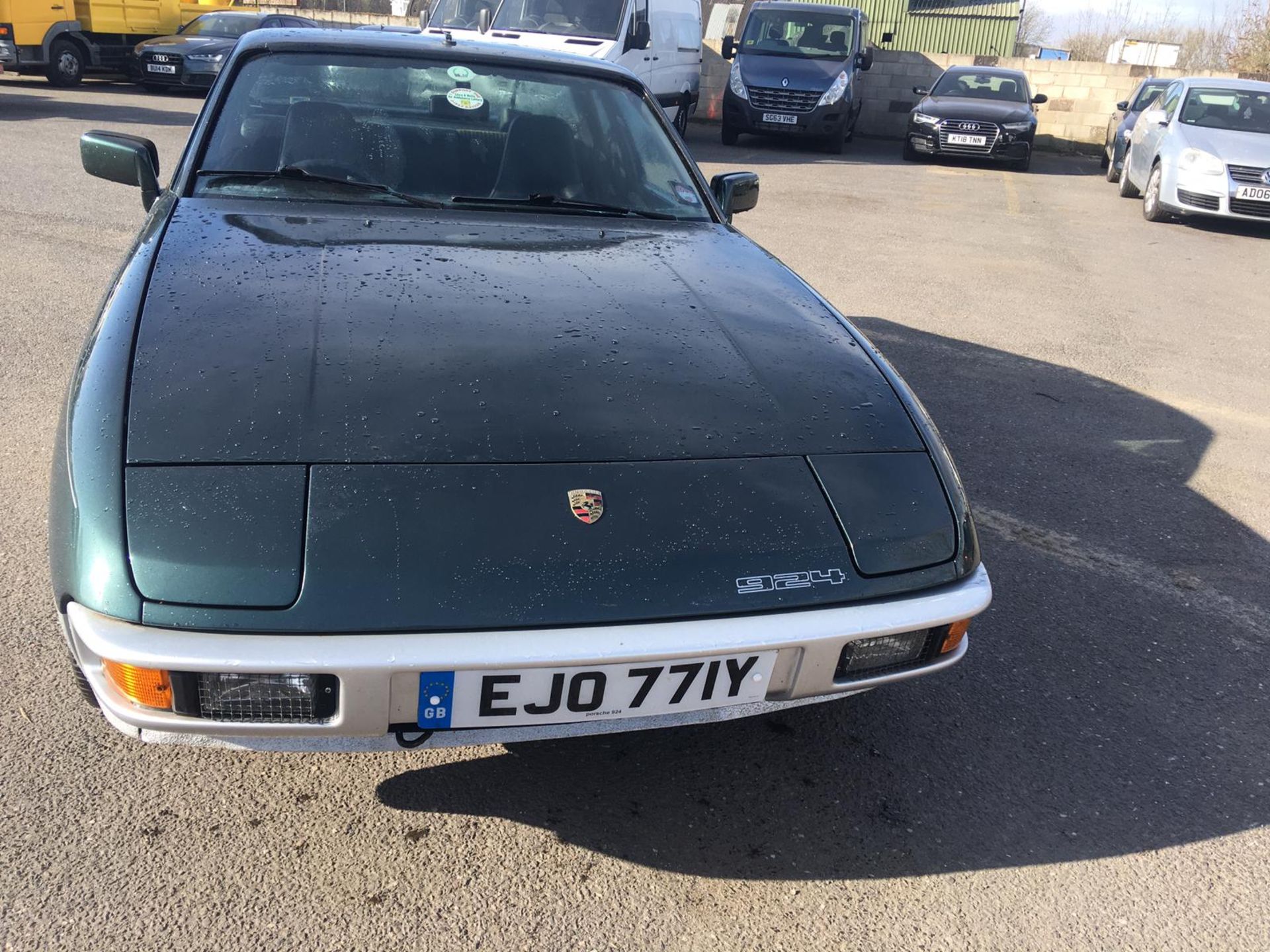 1983 PORSCHE 924 2.0 PETROL GREEN COUPE, SHOWING 8 FORMER KEEPERS *NO VAT* - Image 2 of 25