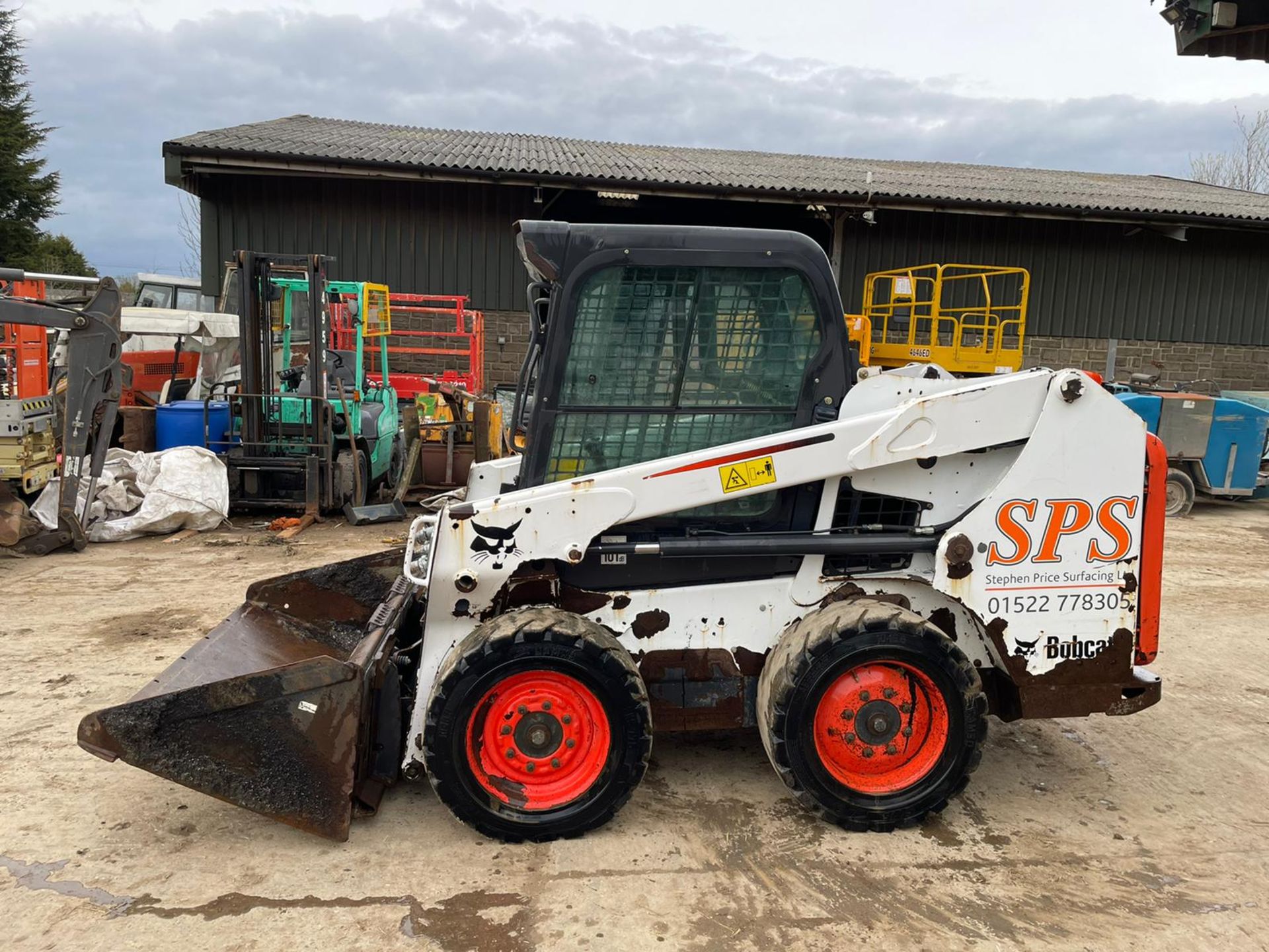 2014 BOBCAT S550 SKIDSTEER, RUNS, DRIVES AND LIFTS, IN USED BUT GOOD CONDITION *PLUS VAT* - Image 3 of 16