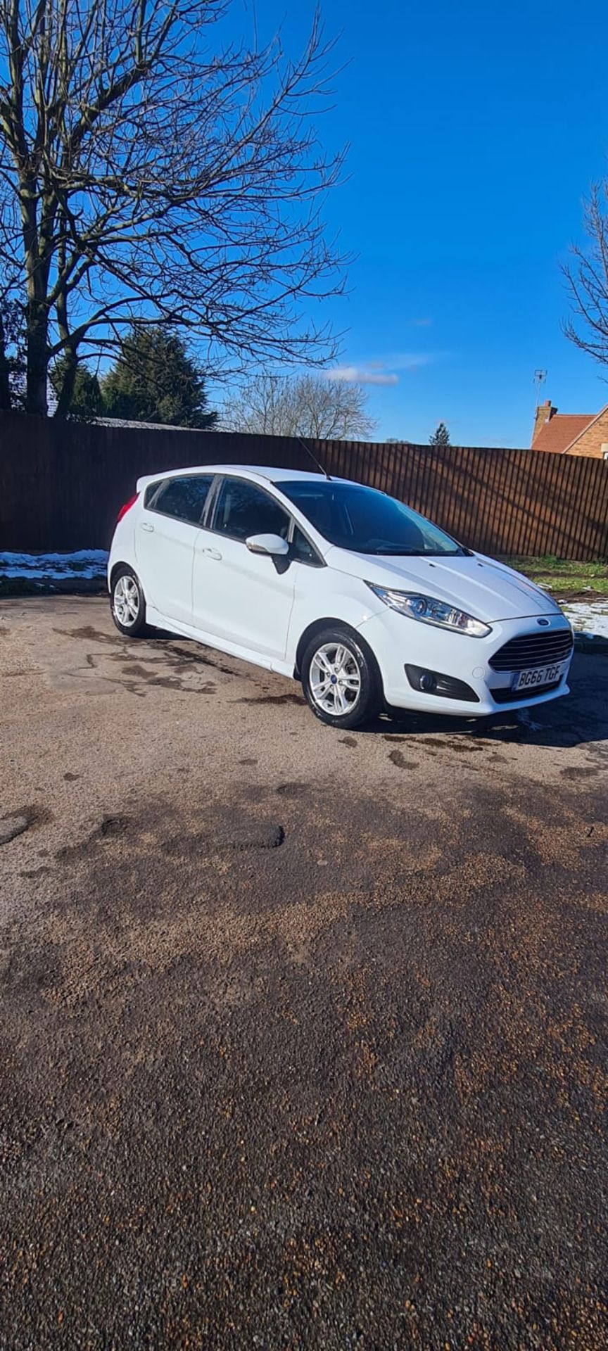 2017/66 REG FORD FIESTA STYLE TDCI 1.5 DIESEL WHITE 5DR HATCHBACK, SHOWING 1 FORMER KEEPER *NO VAT*