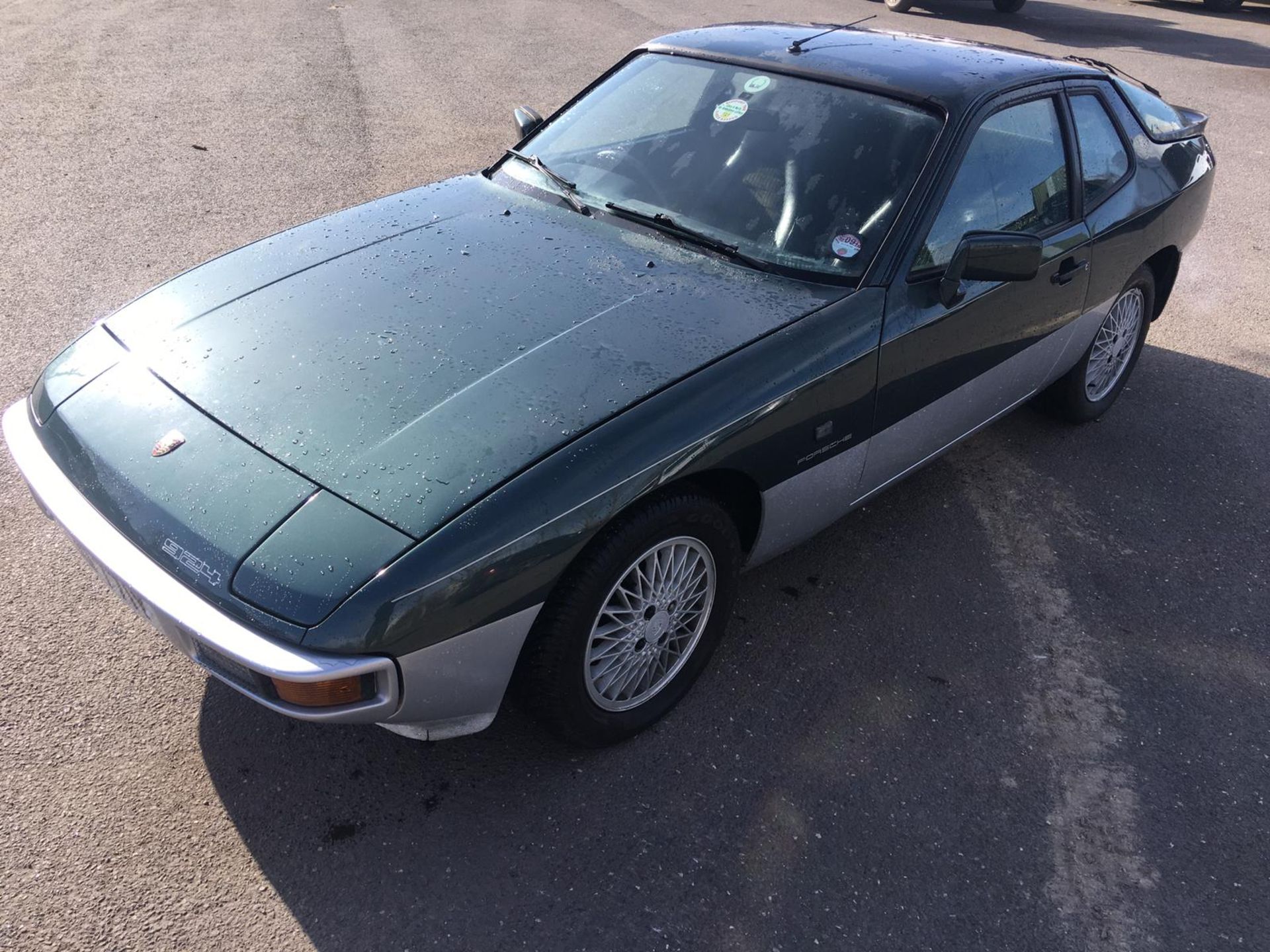 1983 PORSCHE 924 2.0 PETROL GREEN COUPE, SHOWING 8 FORMER KEEPERS *NO VAT* - Image 3 of 25
