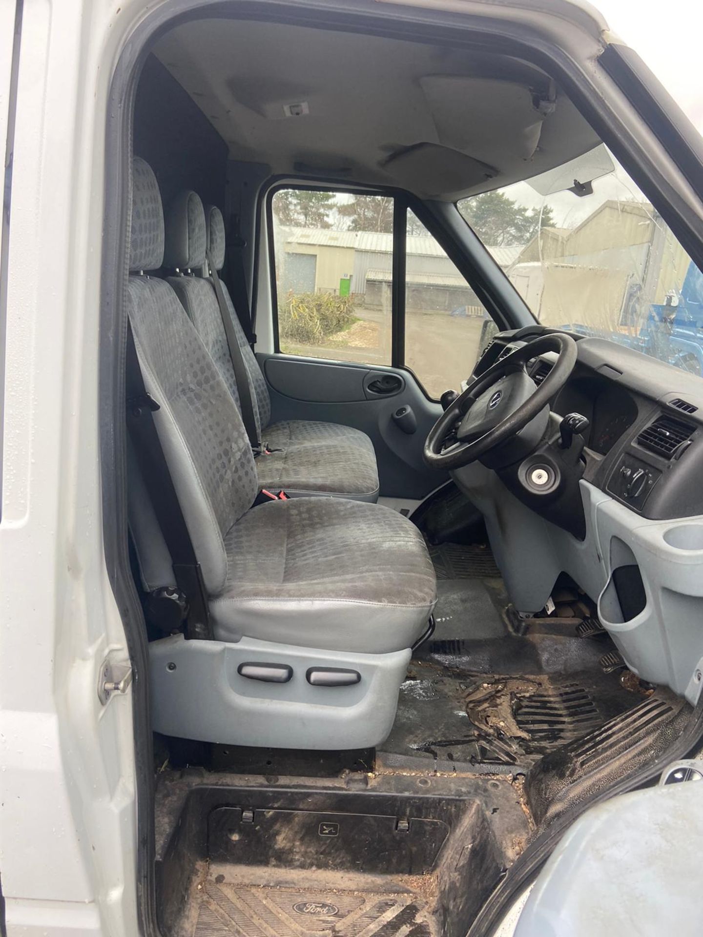 2012/62 REG FORD TRANSIT 100 T300 FWD 2.2 DIESEL WHITE PANEL VAN, SHOWING 0 FORMER KEEPERS *PLUS VAT - Image 10 of 12