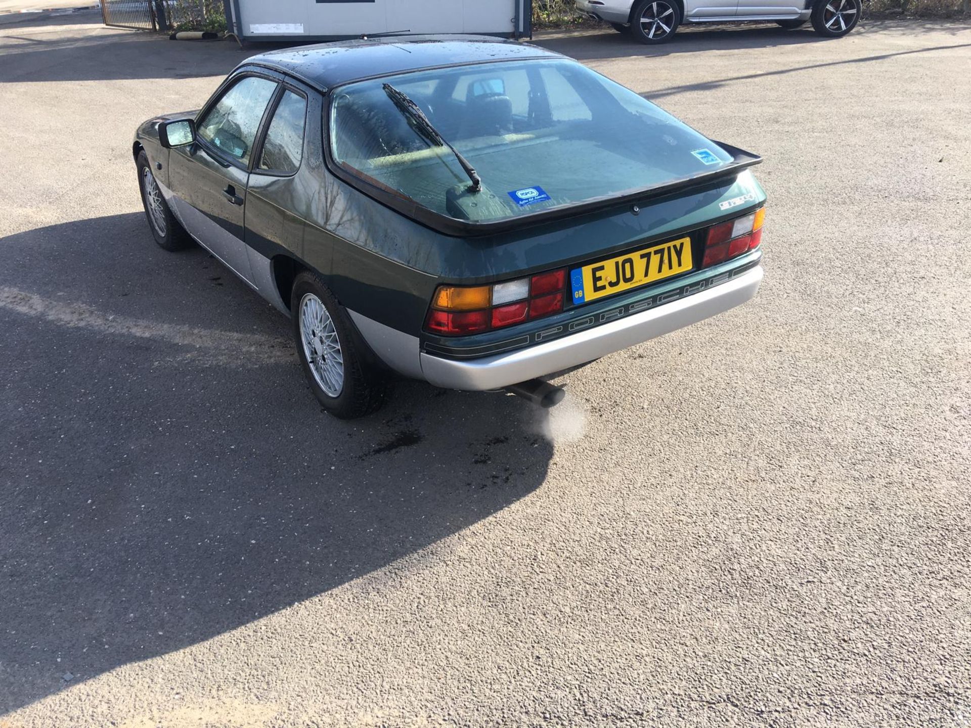 1983 PORSCHE 924 2.0 PETROL GREEN COUPE, SHOWING 8 FORMER KEEPERS *NO VAT* - Image 5 of 25