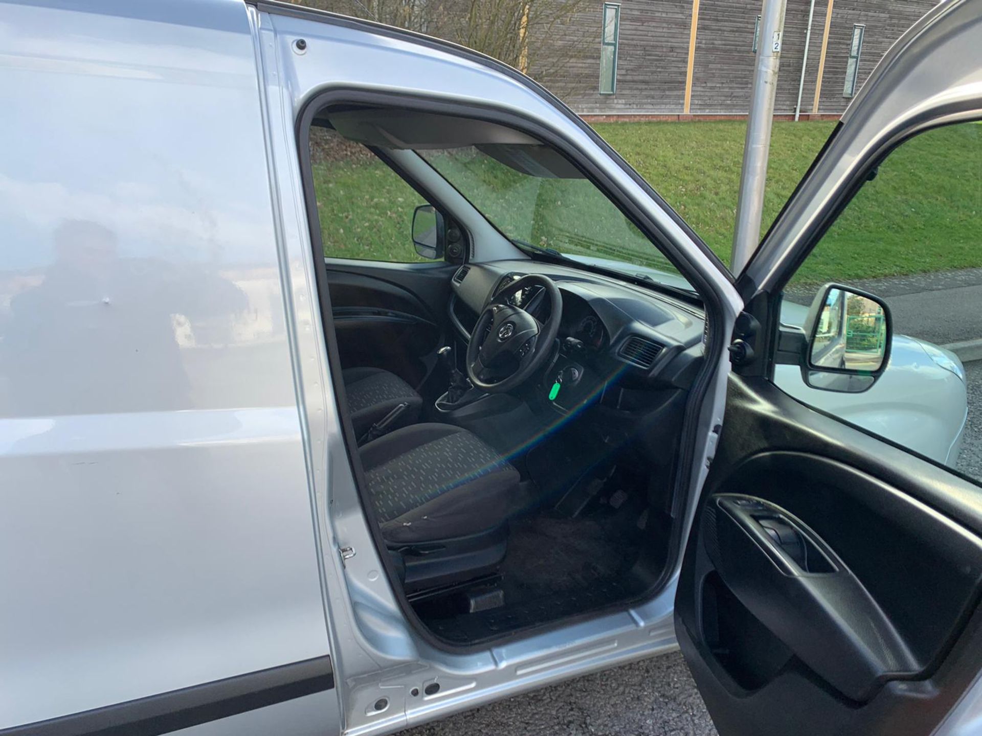 2014/14 REG VAUXHALL COMBO 2000 L1H1 CDTI S/S SPORT 1.25 DIESEL PANEL VAN, SHOWING 2 FORMER KEEPERS - Image 9 of 16