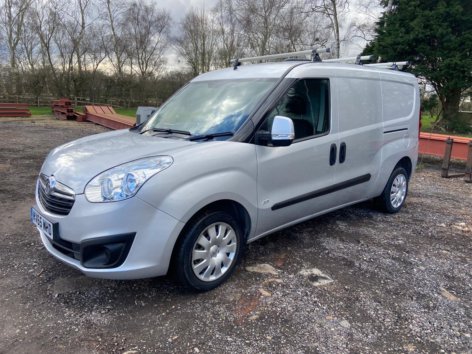 2015/65 REG VAUXHALL COMBO 2300 L2H1 CDTI S/S SPORT 1.25 DIESEL PANEL VAN, SHOWING 0 FORMER KEEPERS - Image 3 of 11