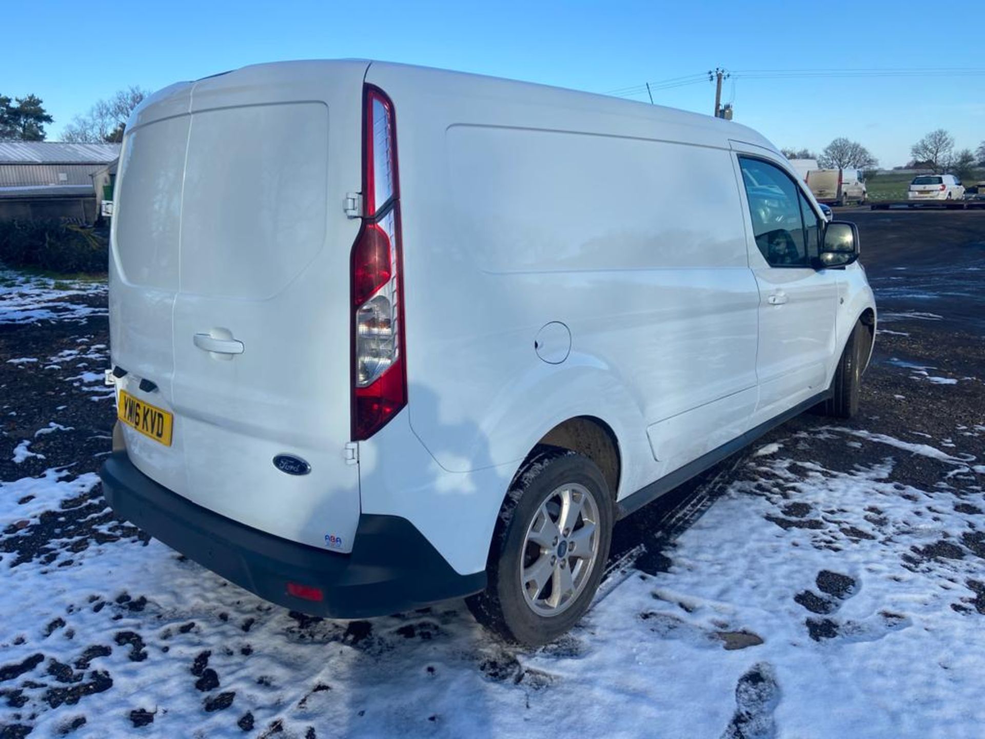 2016/16 REG FORD TRANSIT CONNECT 240 LIMITED 1.5 DIESEL LWB PANEL VAN, SHOWING 2 FORMER KEEPERS - Image 8 of 12