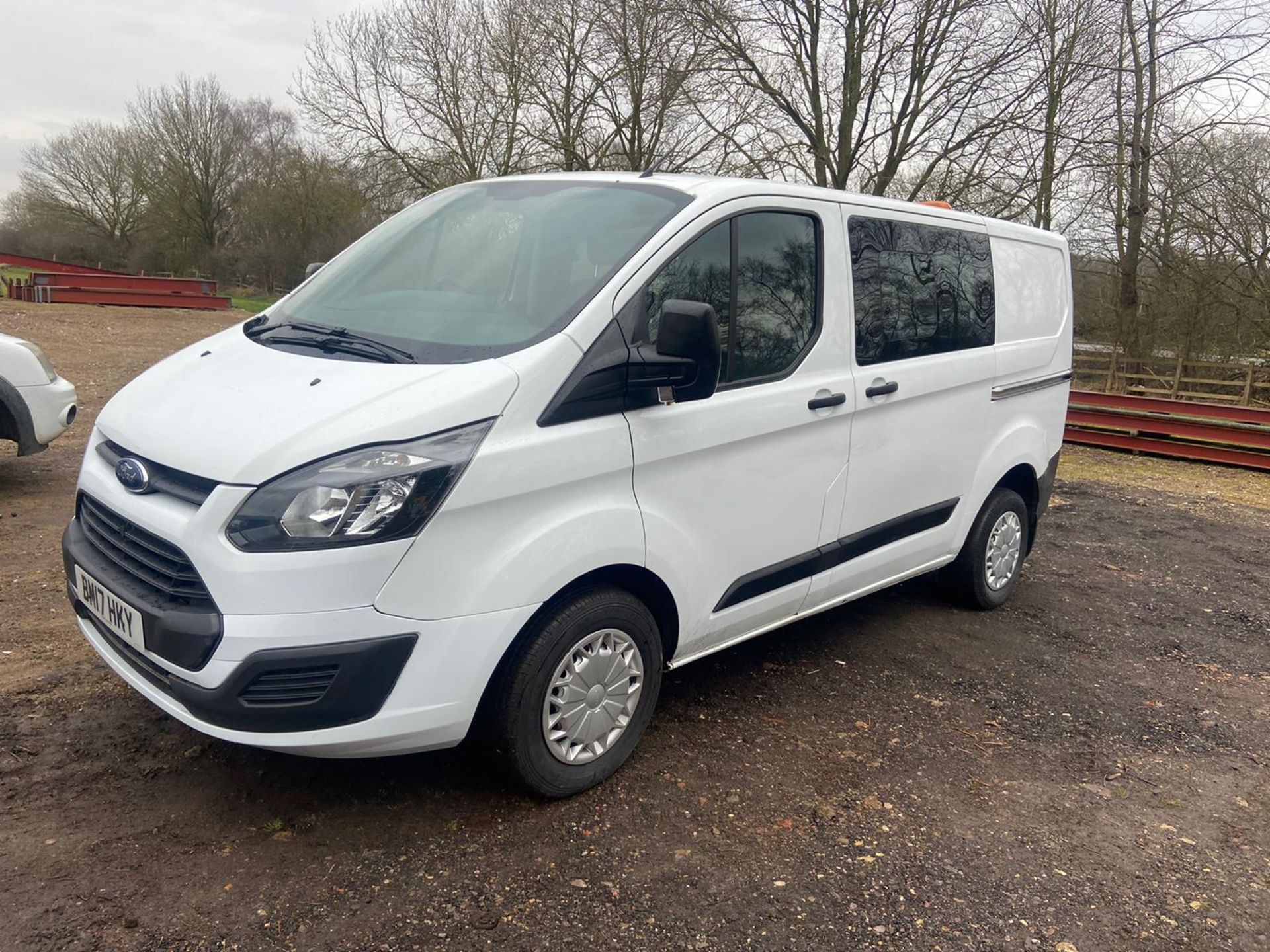 2017/17 REG FORD TRANSIT CUSTOM 290 2.0 DIESEL WHITE CREW VAN, SHOWING 0 FORMER KEEPERS *PLUS VAT* - Image 3 of 11