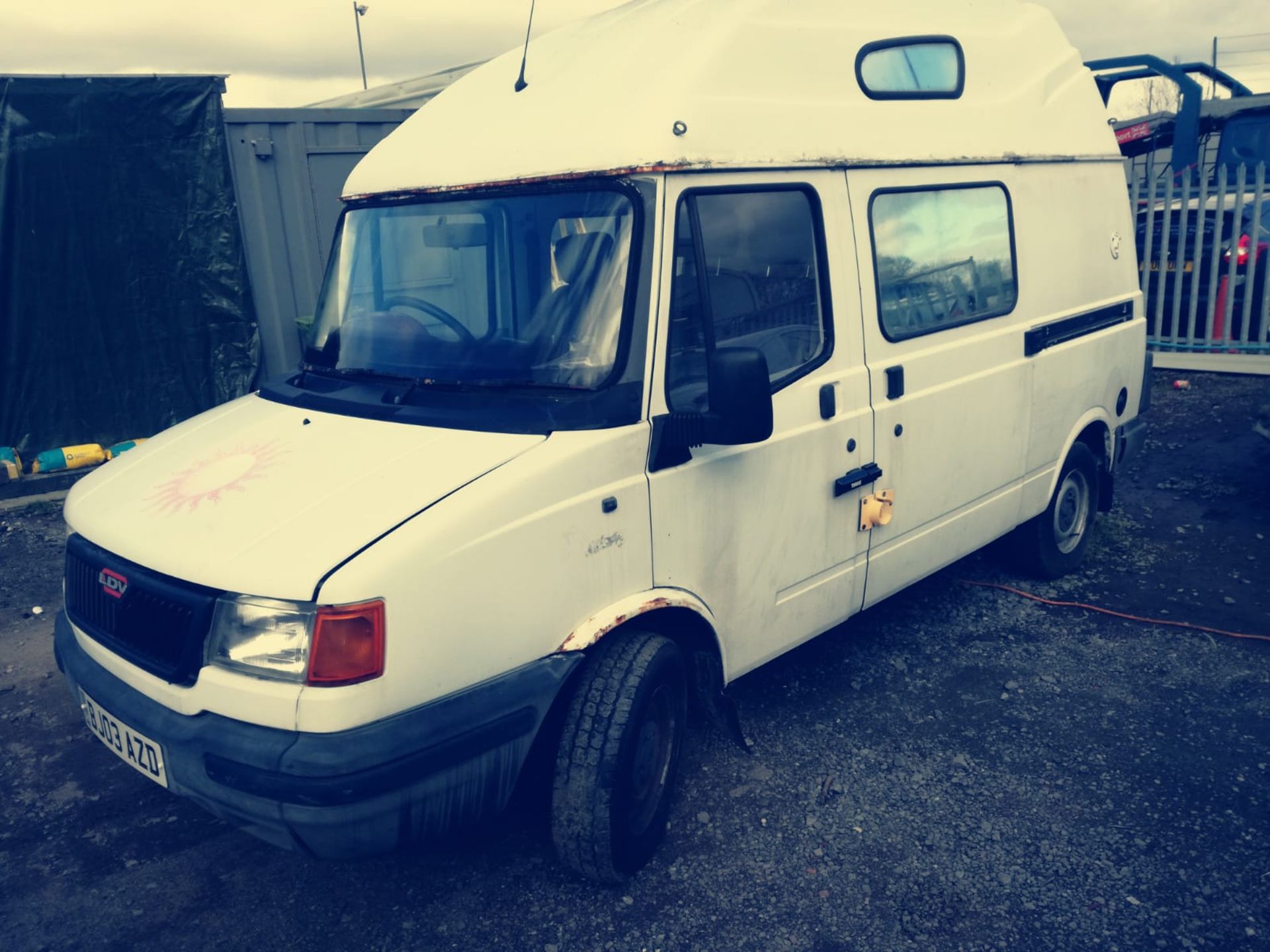 2003/03 REG LDV 200 PILOT DIESEL 1.9 DIESEL WHITE MOTOR HOME / CARAVAN, SHOWING 4 FORMER KEEPERS - Image 3 of 12