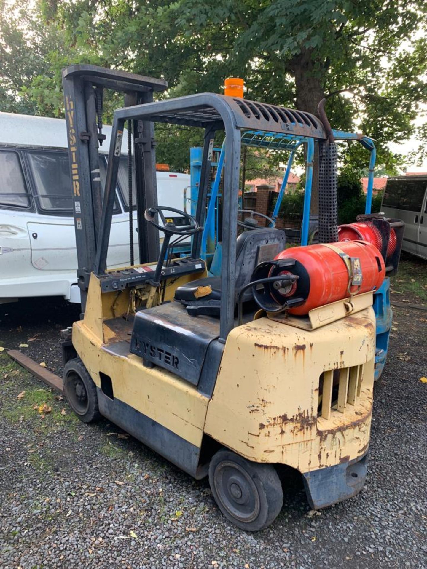 HYSTER S2.00 XL GAS POWERED FORKLIFT, RUNS, WORKS AND LIFTS *PLUS VAT* - Image 4 of 5