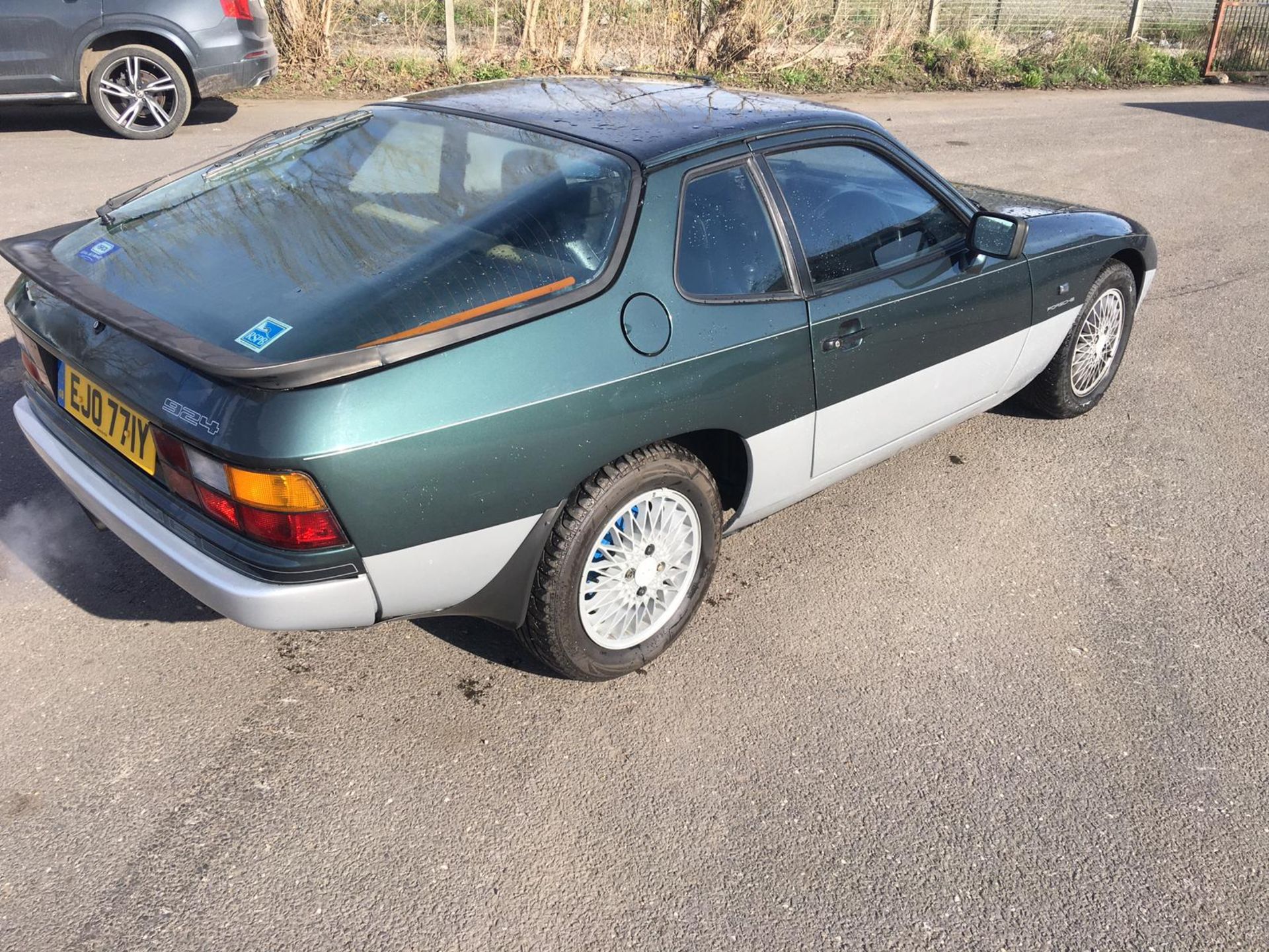 1983 PORSCHE 924 2.0 PETROL GREEN COUPE, SHOWING 8 FORMER KEEPERS *NO VAT* - Image 7 of 25