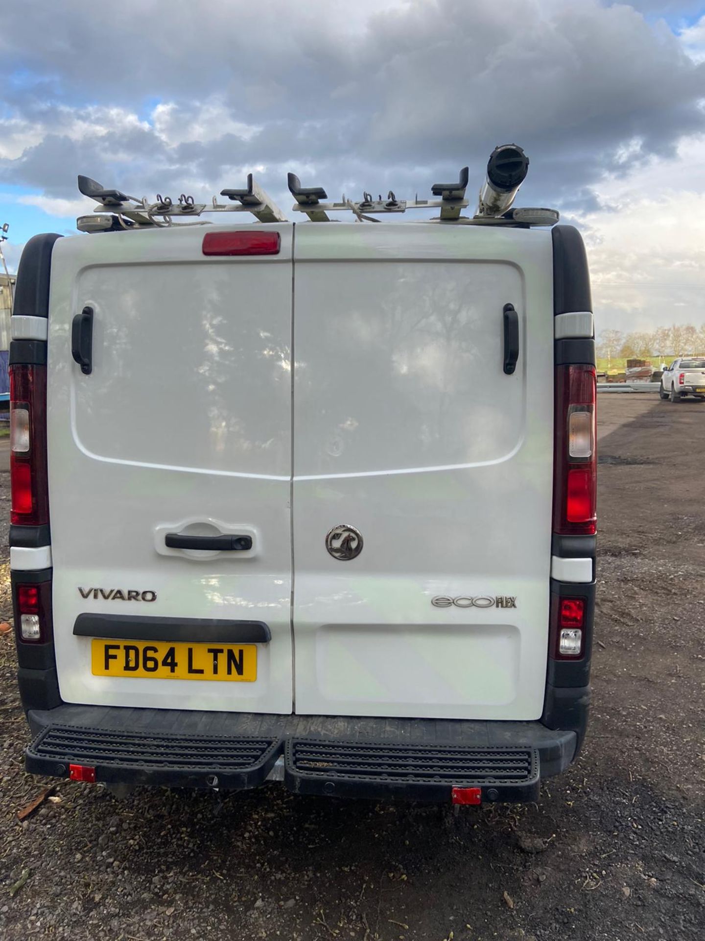 2014 (64) VIVARO 2900 CDTI ECOFLEX, 1.6 DIESEL WHITE PANEL VAN, SHOWING 0 KEEPERS, PLUS VAT - Image 7 of 11