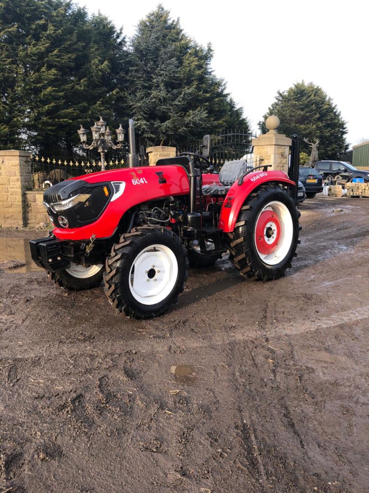 UNUSED ZOOM 604 4WD TRACTOR *PLUS VAT* - Image 2 of 9