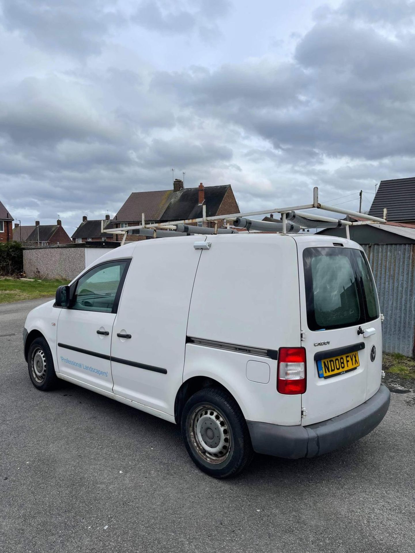 2008 VOLKSWAGEN CADDY 69PS SDI, 2.0 DIESEL, WHITE, SHOWING 3 FORMER KEEPERS, NO VAT - Image 2 of 13