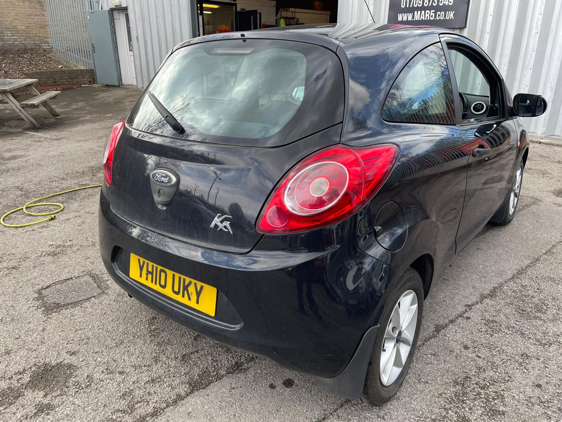 2010 FORD KA STUDIO, BLACK, MANUAL PETROL, 3 DOOR HATCHBACK, 4 PREVIOUS KEEPERS, NO VAT - Image 3 of 9