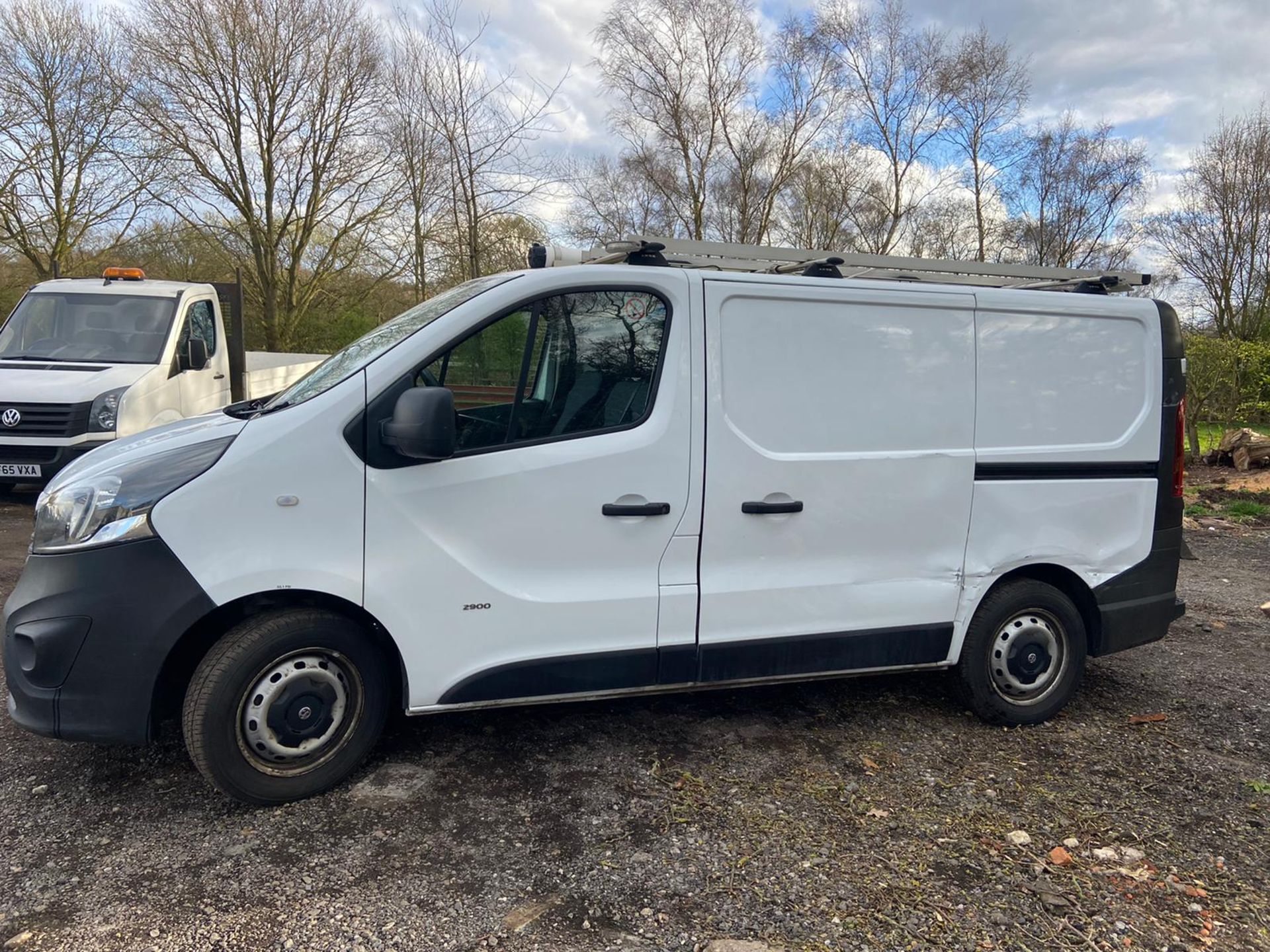 2014 (64) VIVARO 2900 CDTI ECOFLEX, 1.6 DIESEL WHITE PANEL VAN, SHOWING 0 KEEPERS, PLUS VAT - Image 4 of 11