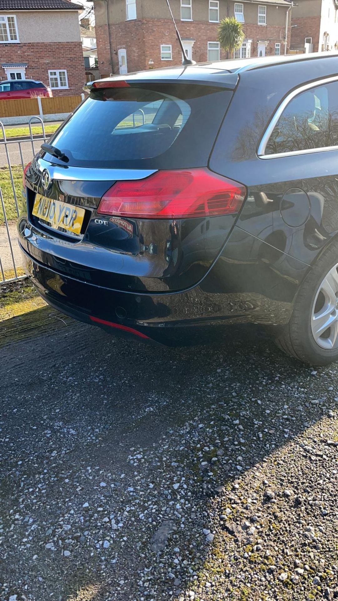 2010/10 REG VAUXHALL INSIGNIA EXCLUSIVE 130 CDTI 2.0 DIESEL BLACK ESTATE, SHOWING 3 FORMER KEEPERS - Image 5 of 10