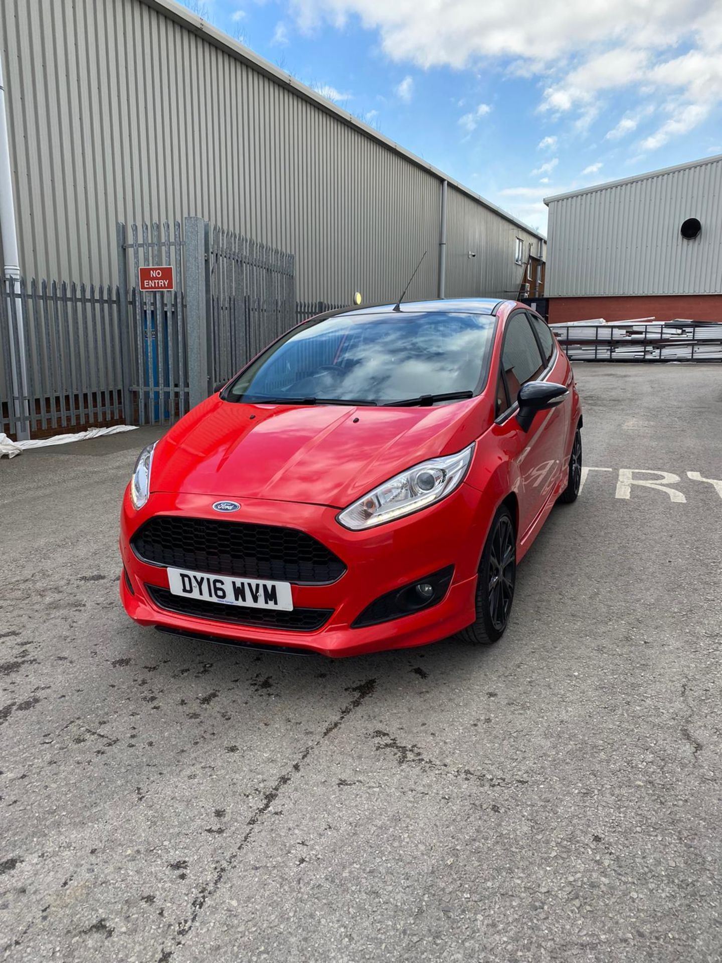 2016 FORD FIESTA ZETEC S RED EDITION, 3 DOOR HATCHBACK, MANUAL, PETROL *NO VAT* - Image 3 of 9