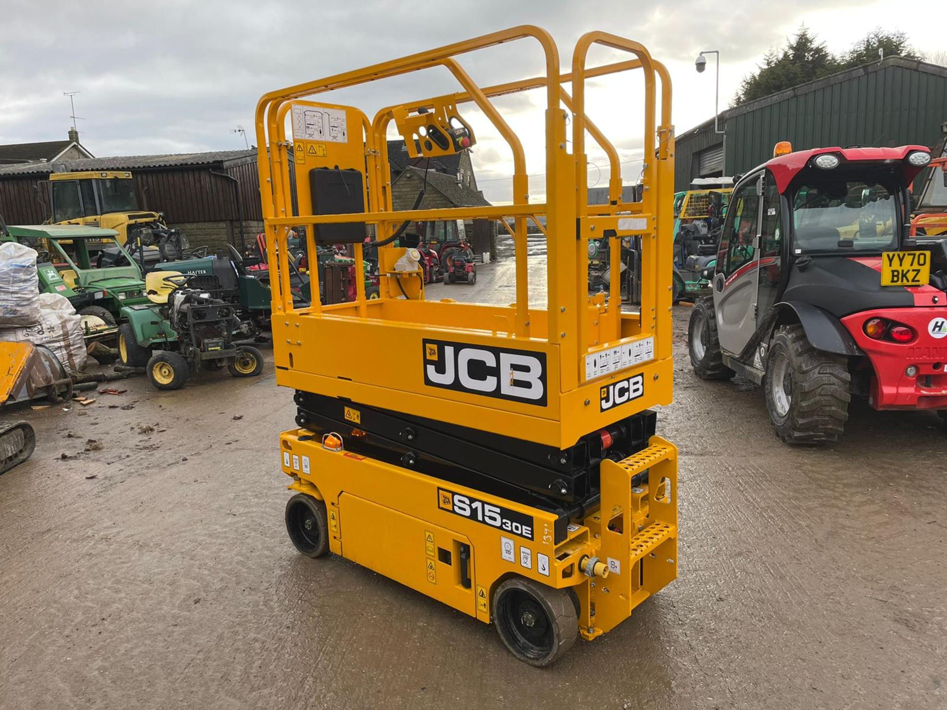 2019 JCB S1530E ELECTRIC SCISSOR LIFT, as new - EX DEMO CONDITION 3 hrs only *PLUS VAT* - Image 4 of 5
