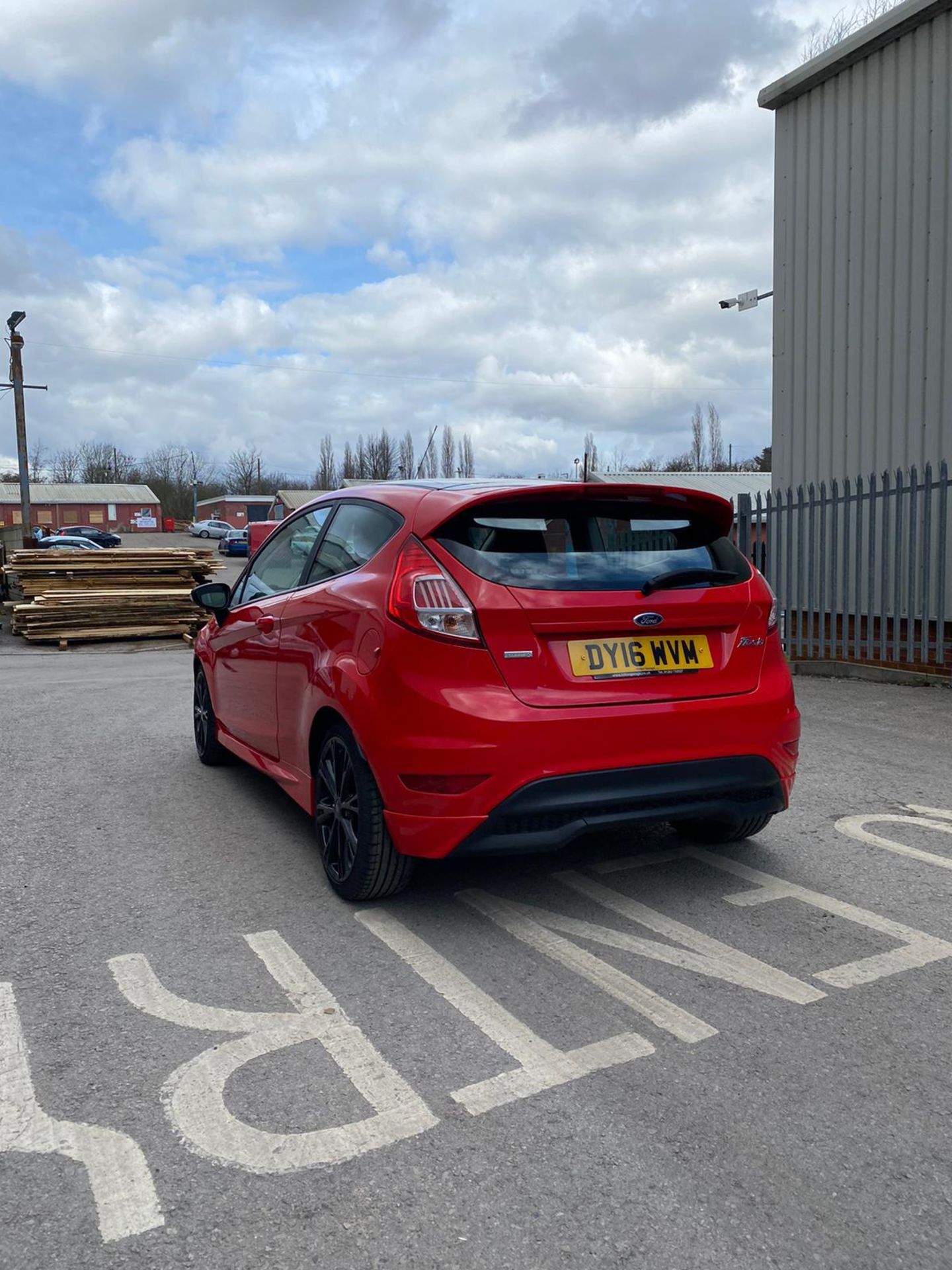 2016 FORD FIESTA ZETEC S RED EDITION, 3 DOOR HATCHBACK, MANUAL, PETROL *NO VAT* - Image 8 of 9