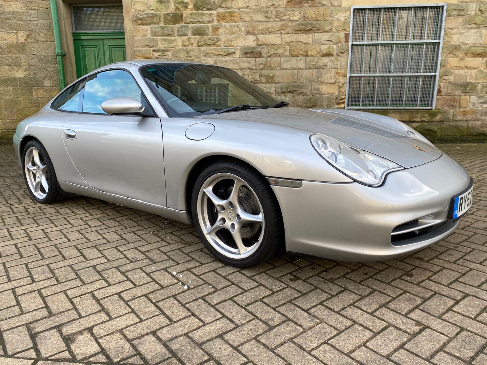 2003/52 REG PORSCHE 911 CARRERA 2 3.6 PETROL SILVER COUPE, SHOWING 3 FORMER KEEPERS *NO VAT*