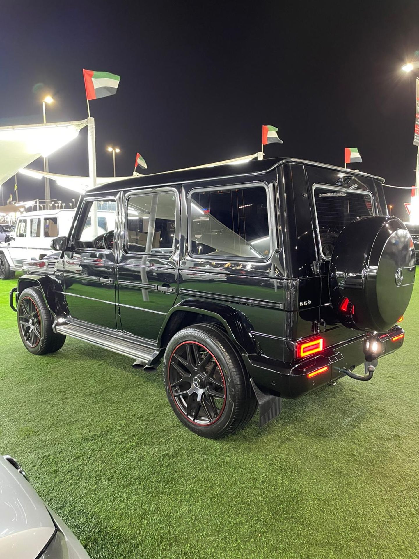 2011 MERCEDES G WAGON G55 changed to a 2020 G63 look Full outside exterior complete package !! - Image 17 of 36