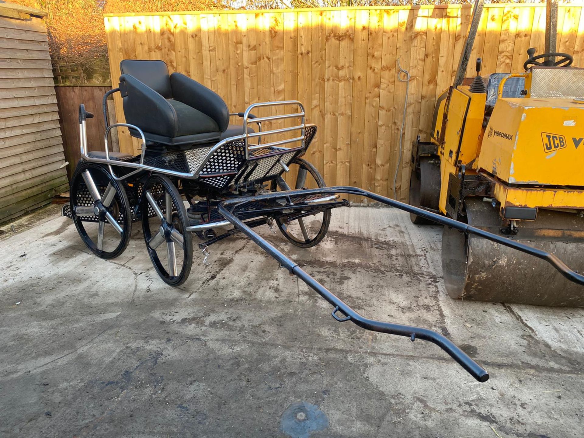 SPECIALISED HORSE CARRIAGE CART, HYDRAULIC BRAKES AND HANDBRAKE *PLUS VAT*