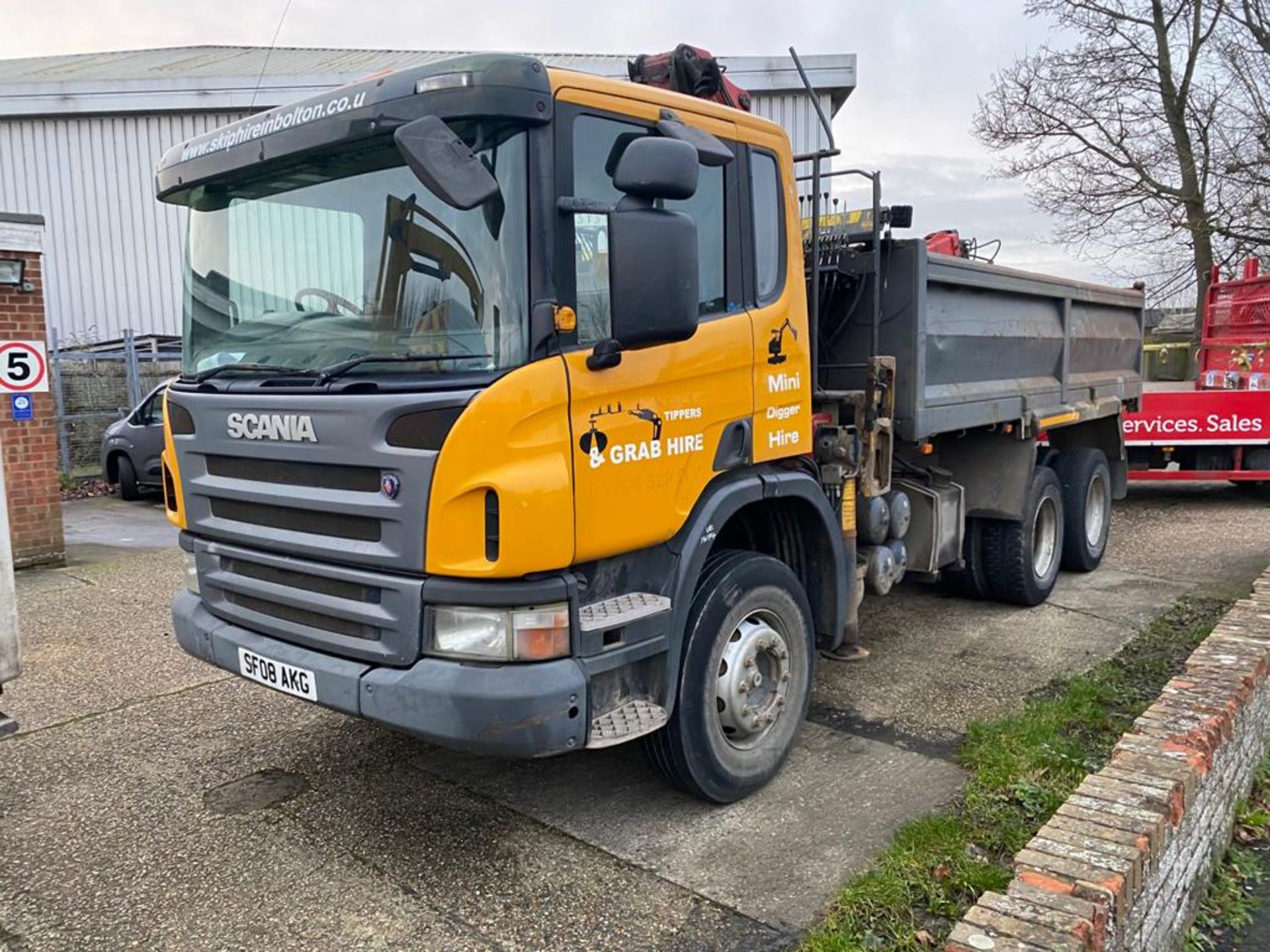 2008/08 REG SCANIA P-SRS C-CLASS P 340 CB 6X4 DAY YELLOW DIESEL GRAB TIPPER - *PLUS VAT - Image 2 of 4