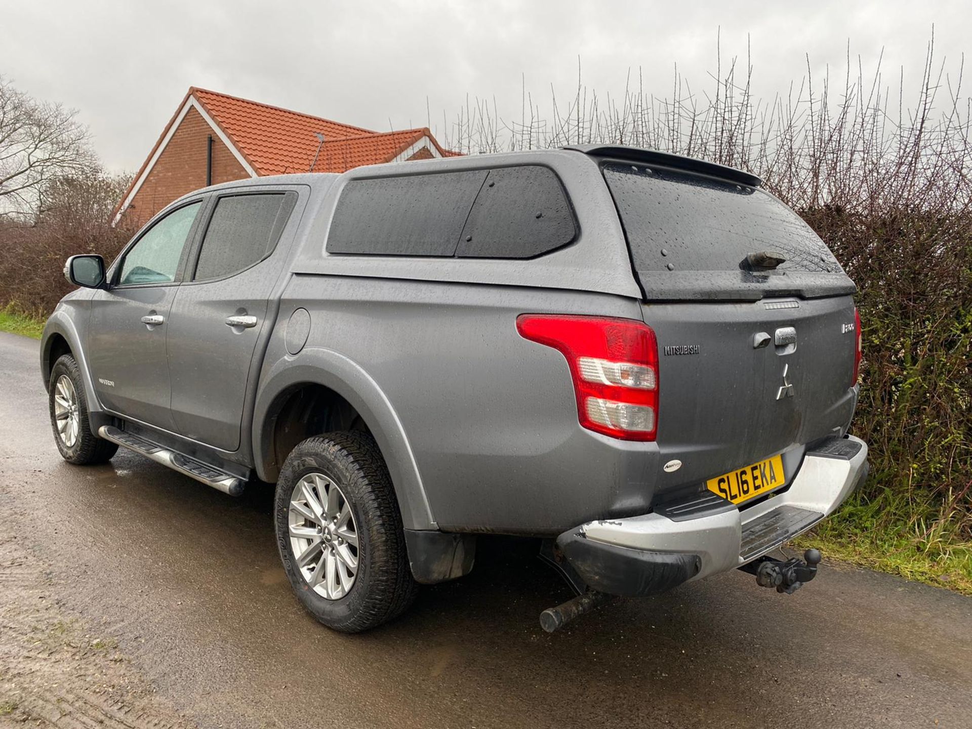 2016/16 REG MITSUBISHI L200 WARRIOR DOUBLE CAB DI-D 2.5 DIESEL PICK-UP, SHOWING 0 FORMER KEEPERS - Image 3 of 8