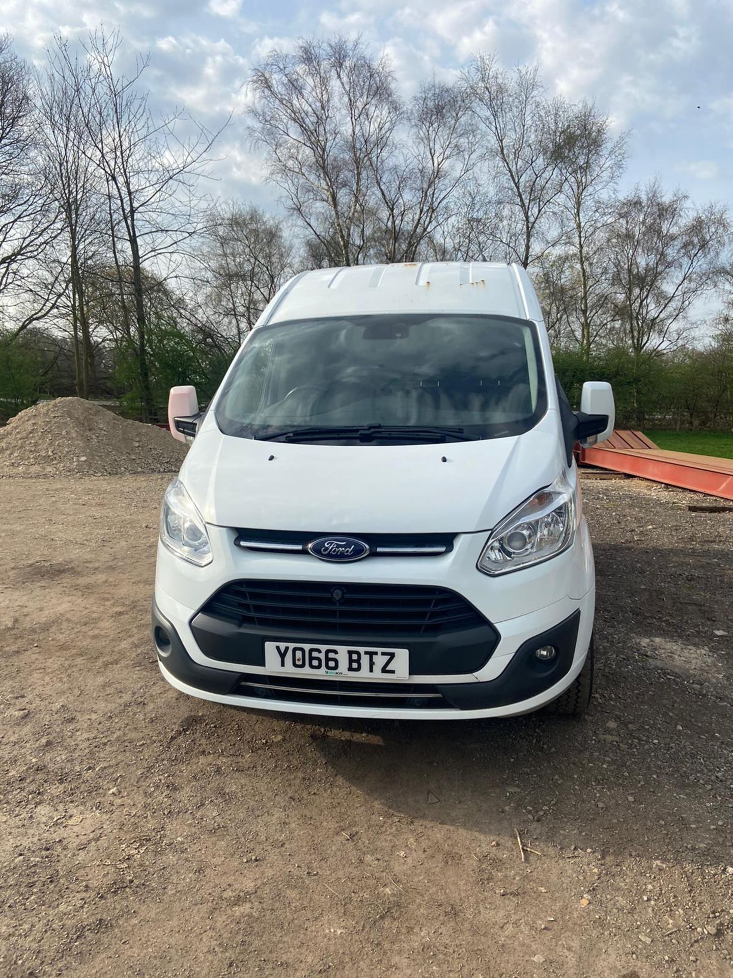 2017 (66) FORD TRANSIT CUSTOM 290 LIMITED, HEATED DRIVES SEATS, AIR CON *PLUS VAT* - Image 3 of 10