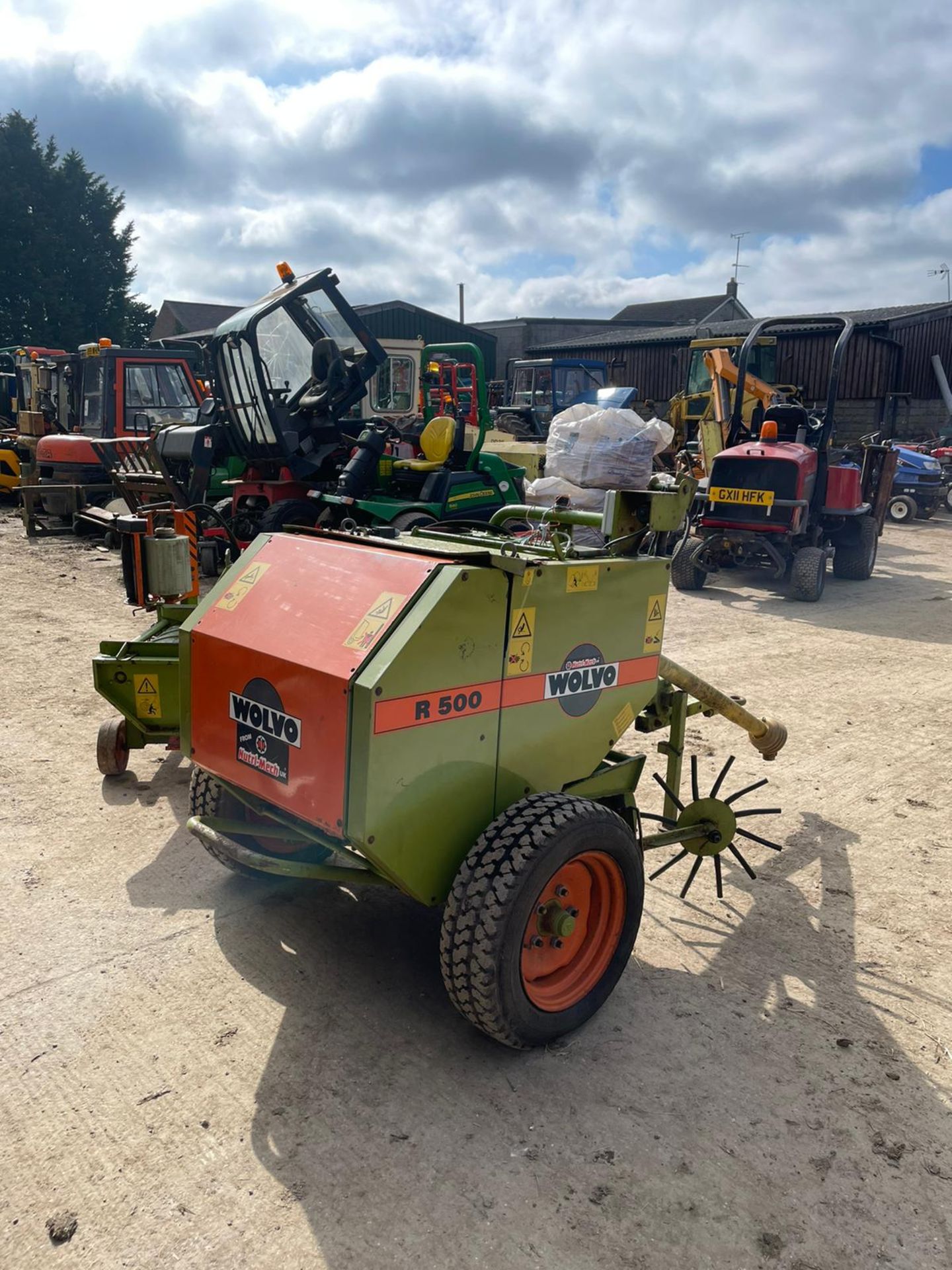 WOLVO MINI BALER WITH BALE WRAPPER, IN GOOD WORKING ORDER, IN GOOD CONDITION *PLUS VAT* - Image 3 of 6