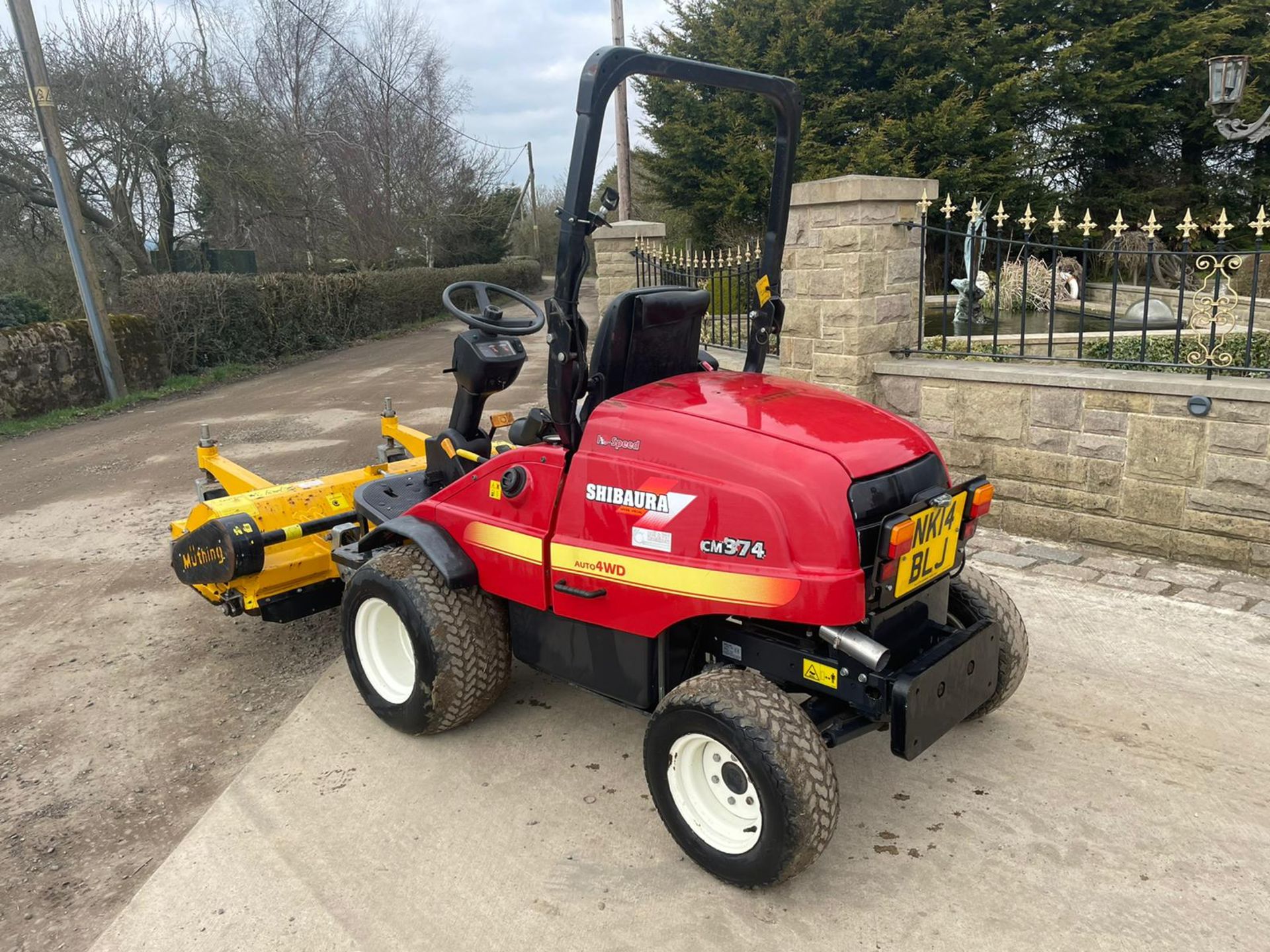 2014 SHIBAURA CM374 OUTFRONT MOWER, RUNS, DRIVES, CUTS, IN GOOD CONDITION, LOW 1450 HOURS *PLUS VAT* - Image 5 of 10