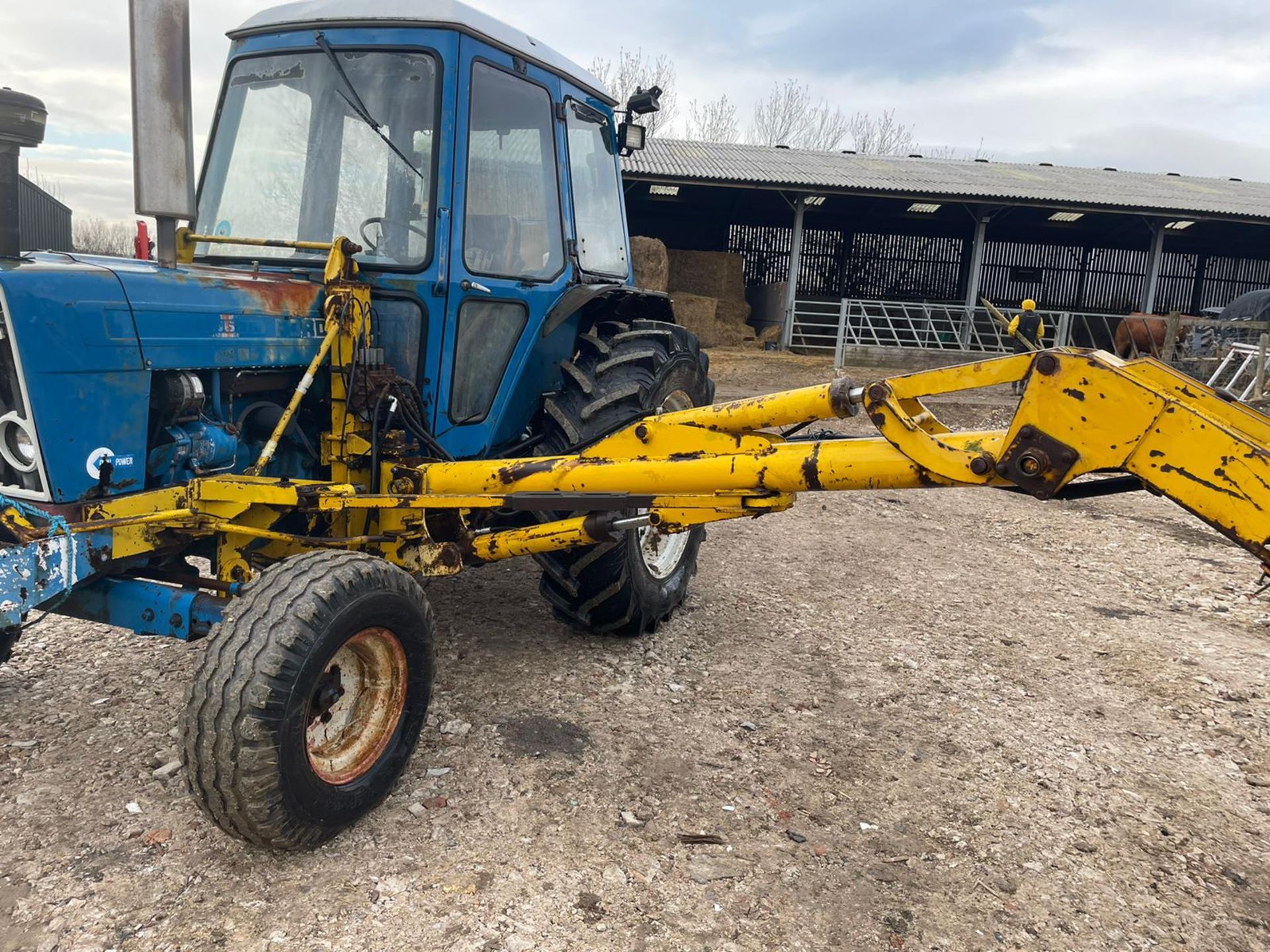 FORD 6600 TRACTOR WITH MID MOUNTED MOWER, RUNS, DRIVES AND WORKS, TYRES ARE LIKE NEW *PLUS VAT* - Image 15 of 15