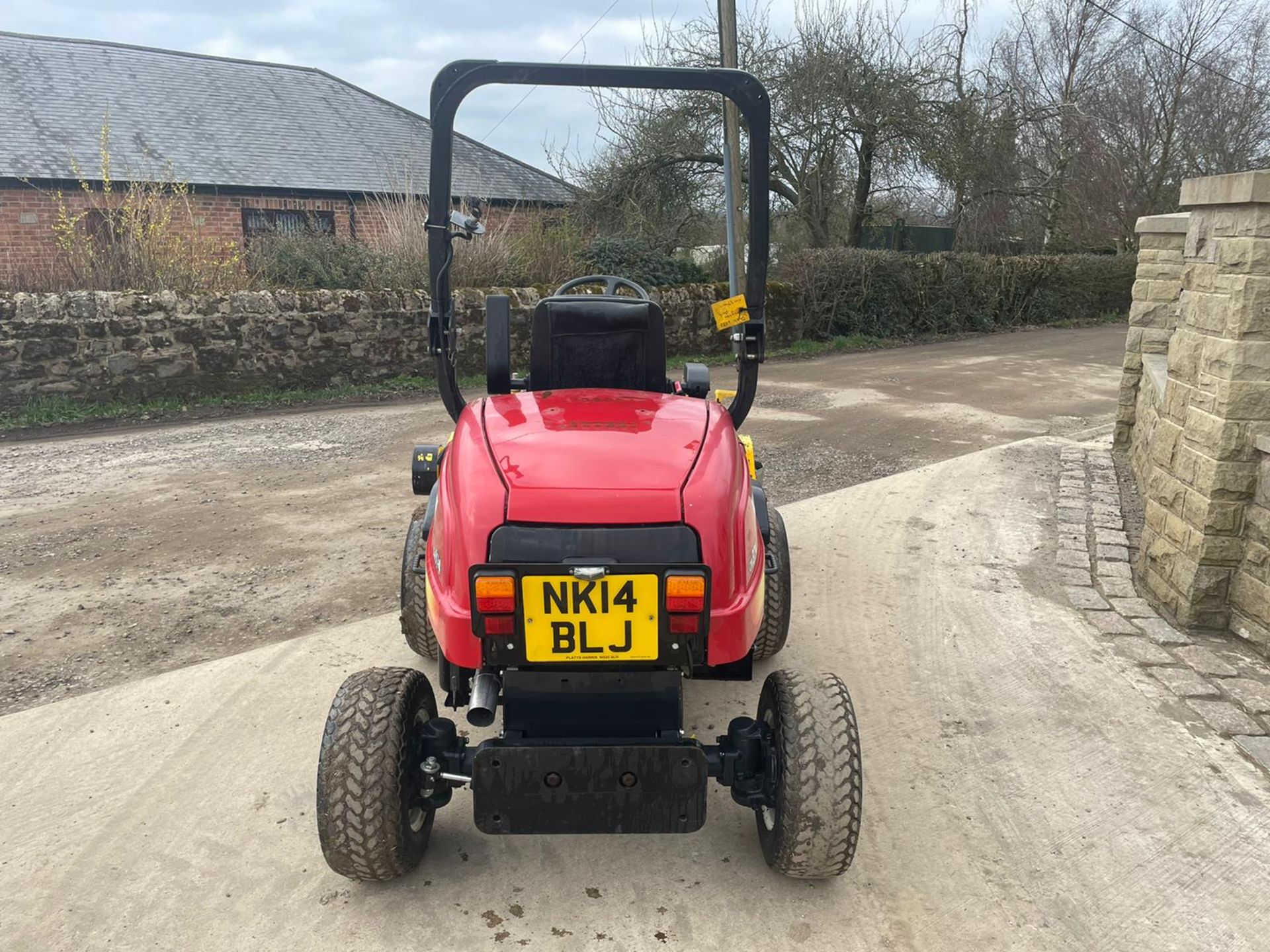 2014 SHIBAURA CM374 OUTFRONT MOWER, RUNS, DRIVES, CUTS, IN GOOD CONDITION, LOW 1450 HOURS *PLUS VAT* - Image 6 of 10