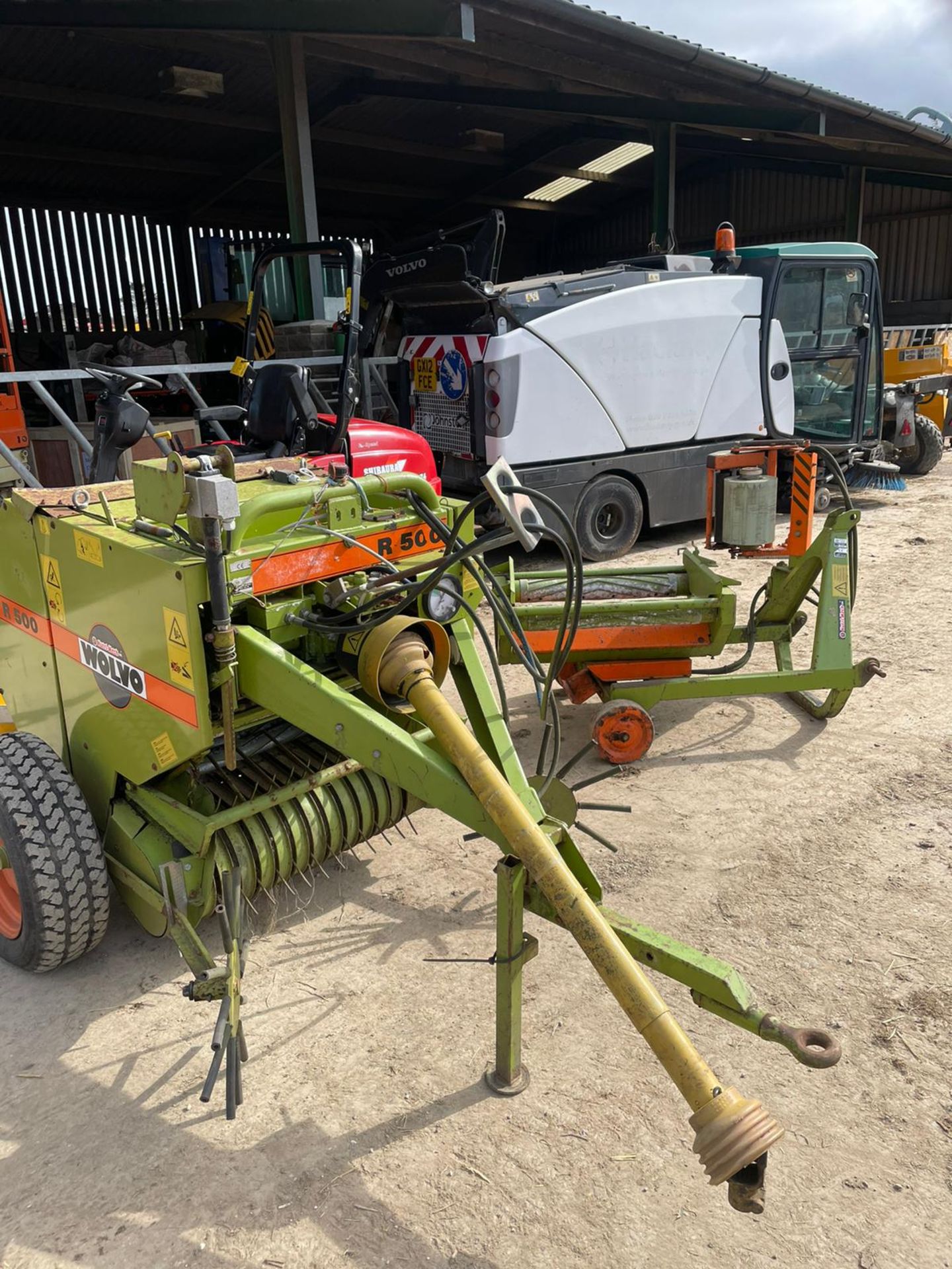 WOLVO MINI BALER WITH BALE WRAPPER, IN GOOD WORKING ORDER, IN GOOD CONDITION *PLUS VAT* - Image 4 of 6