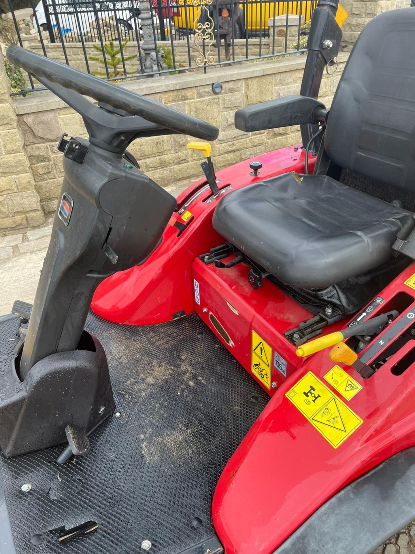2014 SHIBAURA CM374 OUTFRONT MOWER, RUNS, DRIVES, CUTS, IN GOOD CONDITION, LOW 1450 HOURS *PLUS VAT* - Image 8 of 10