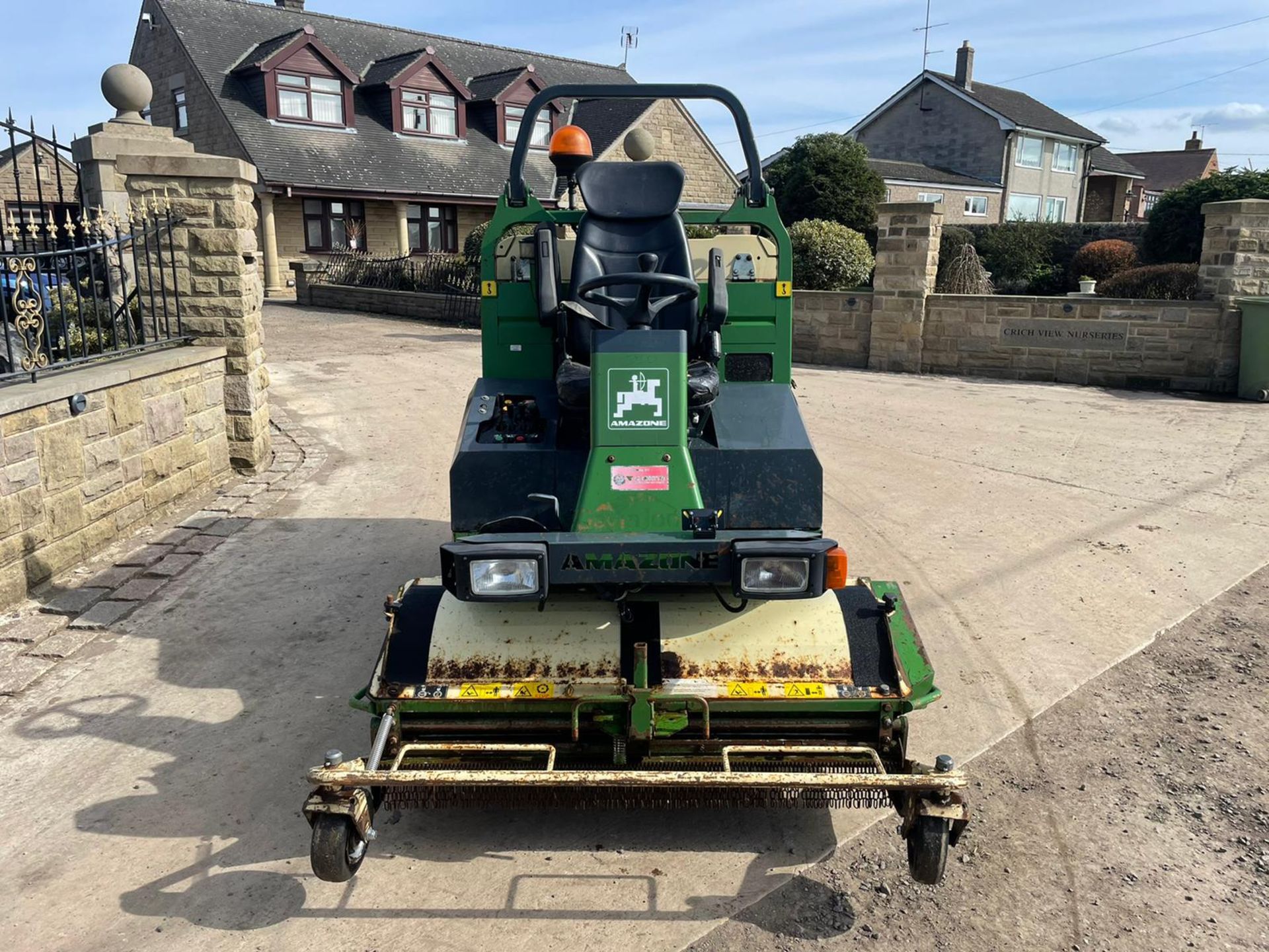2012 AMAZONE PROFIHOPPER RIDE ON MOWER, RUNS, DRIVES AND CUTS, IN GOOD CONDITION *PLUS VAT* - Image 3 of 14