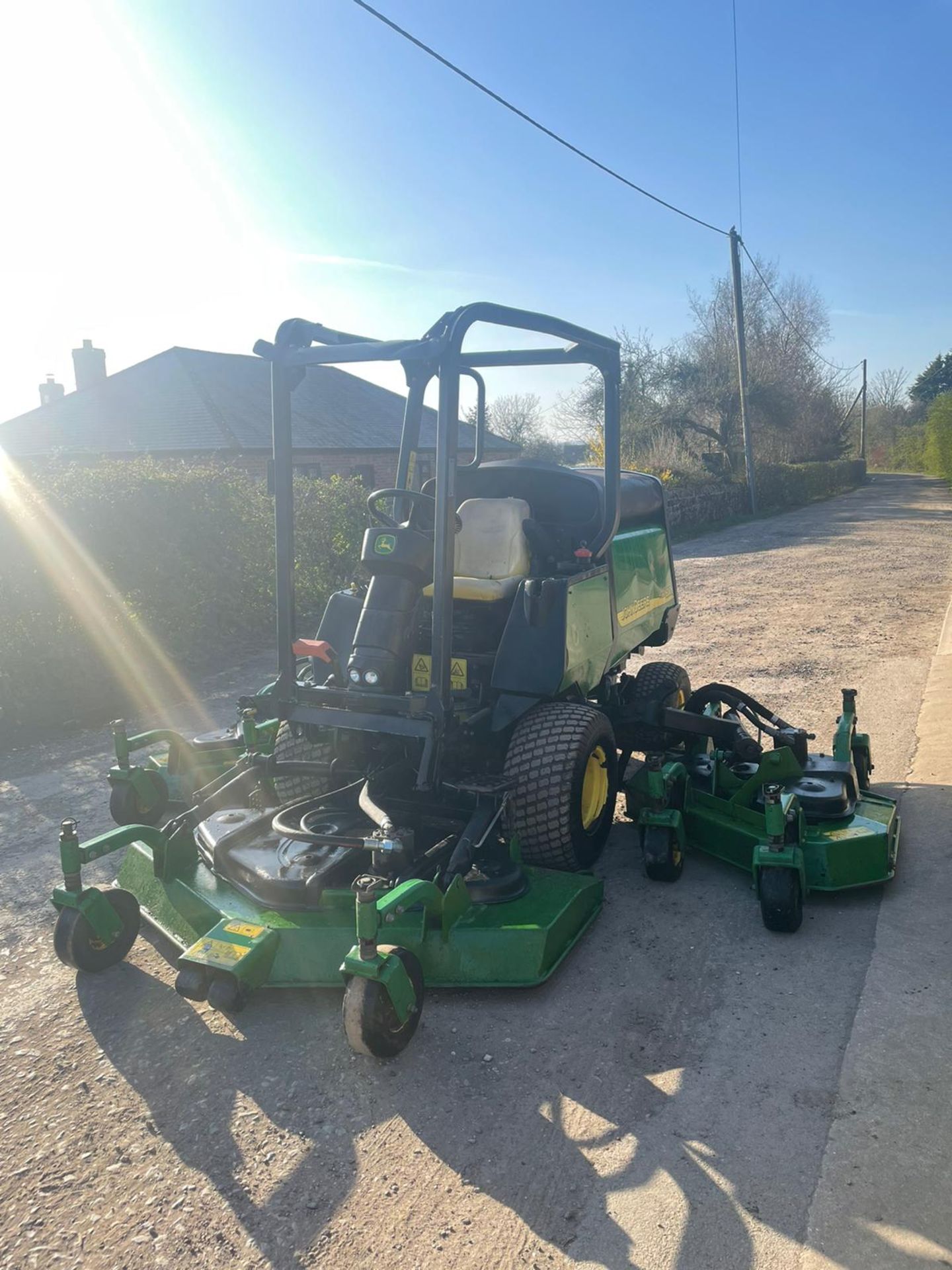 JOHN DEERE 1600 TURBO RIDE ON MOWER, LOW HOURS, 4 WHEEL DRIVE *NO VAT* - Image 4 of 6