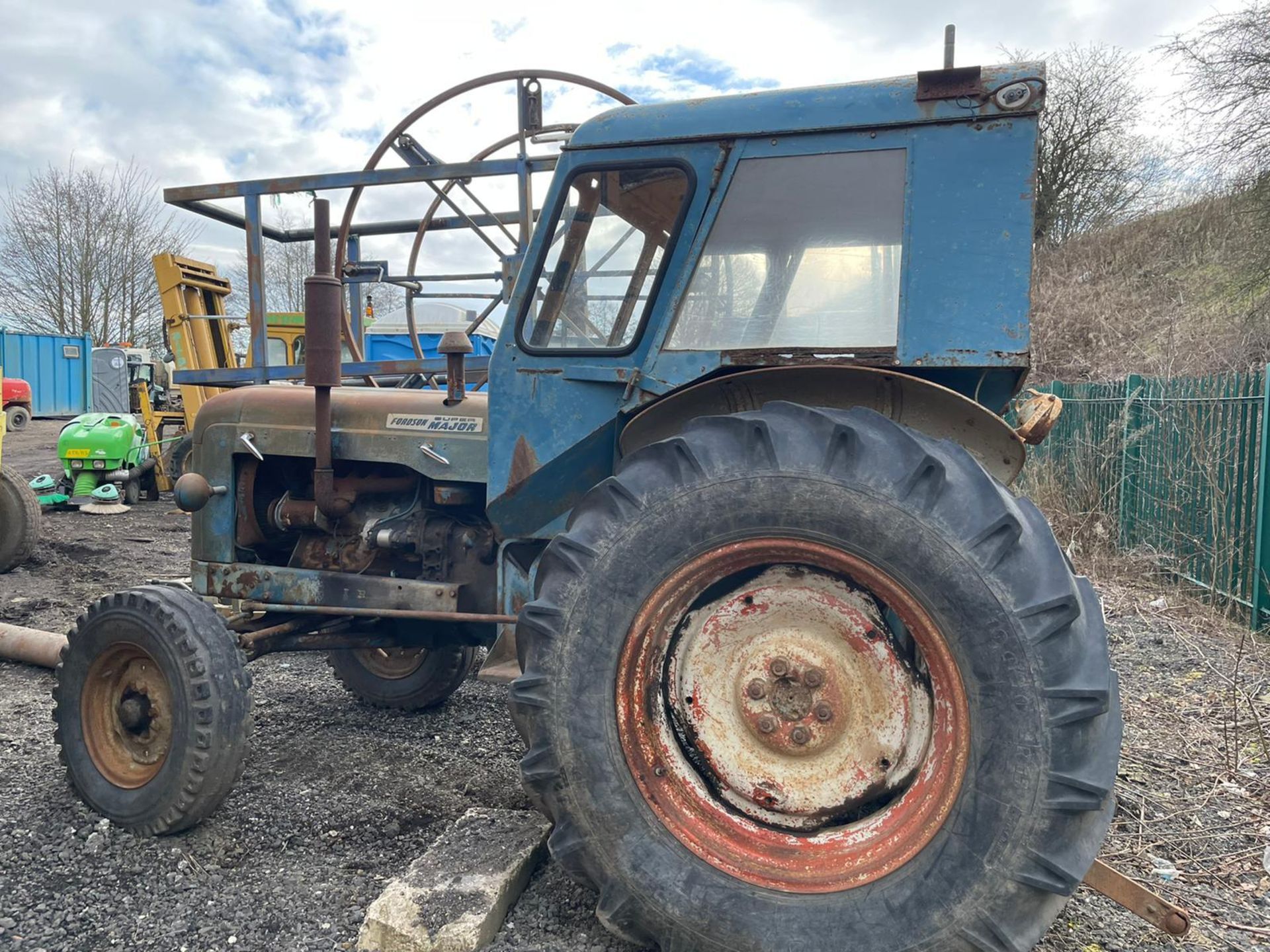 FORDSON SUPER MAJOR TRACTOR, RUNS AND DRIVES, IN USED BUT GOOD CONDITION, 3 POINT LINKAGE *PLUS VAT* - Image 6 of 6