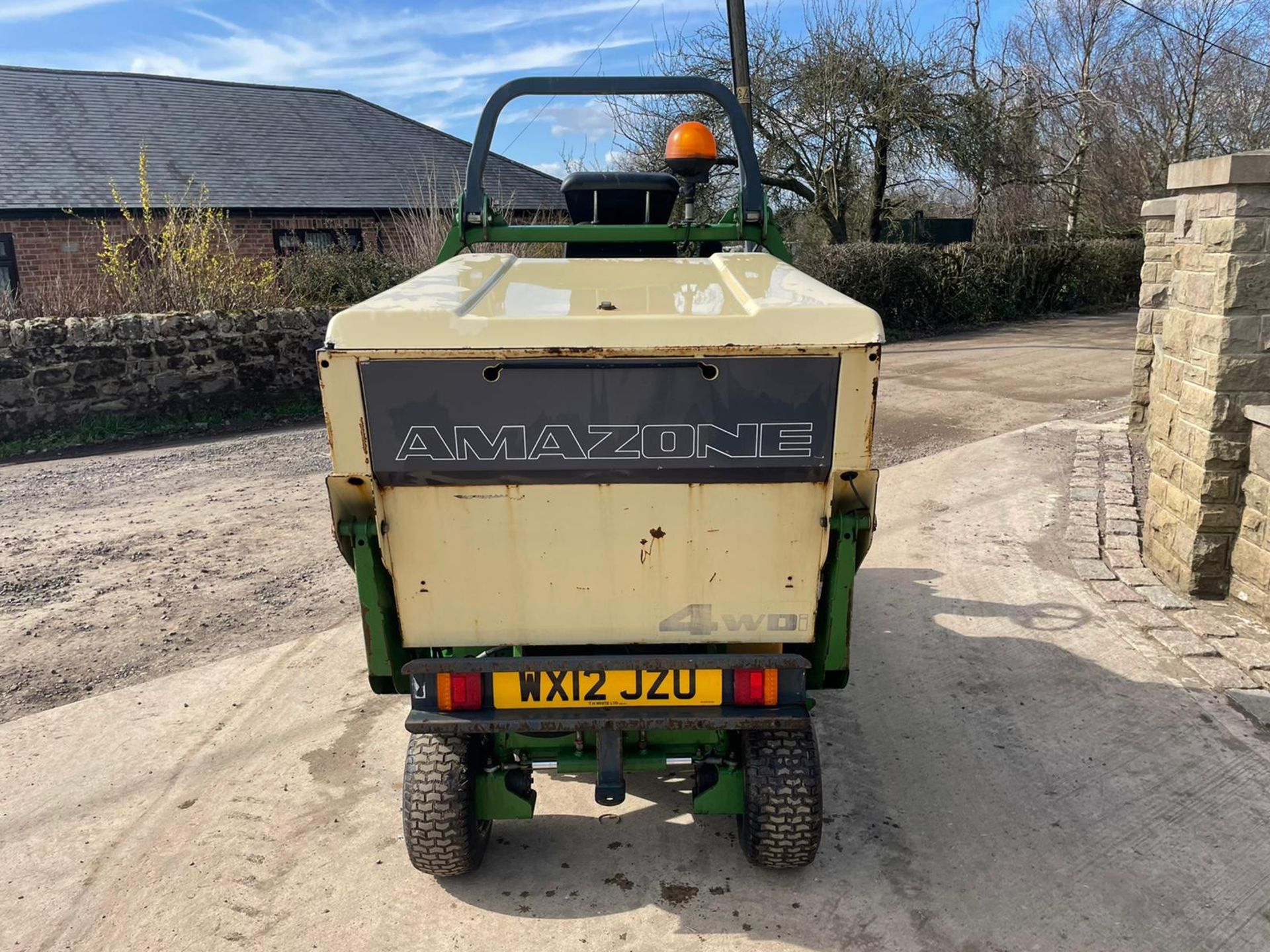 2012 AMAZONE PROFIHOPPER RIDE ON MOWER, RUNS, DRIVES AND CUTS, IN GOOD CONDITION *PLUS VAT* - Image 7 of 14