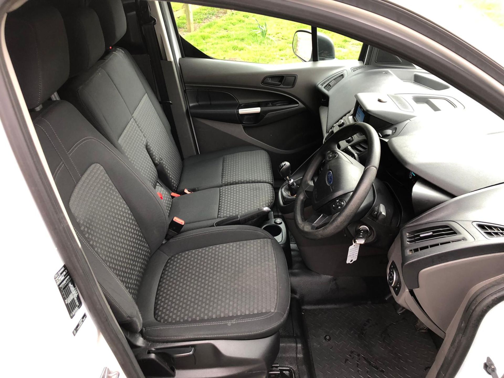 2019/19 REG FORD TRANSIT CONNECT 240 TREND 1.5 DIESEL WHITE PANEL VAN, SHOWING 0 FORMER KEEPERS - Image 12 of 14