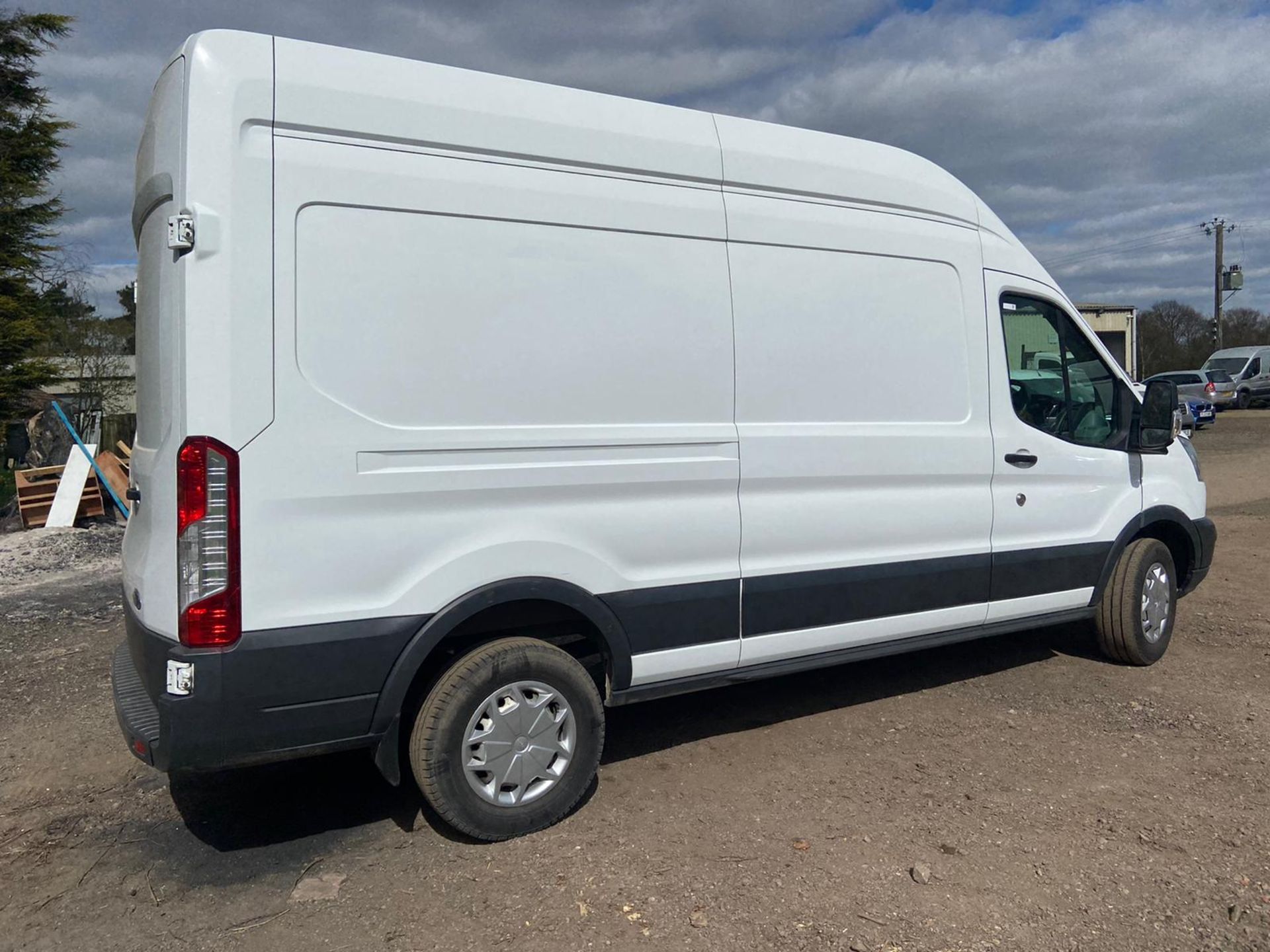 2016 FORD TRANSIT 350, WHITE PANEL VAN, 2.2 DIESEL ENGINE, SHOWING 0 PREVIOUS KEEPERS *PLUS VAT* - Image 7 of 9