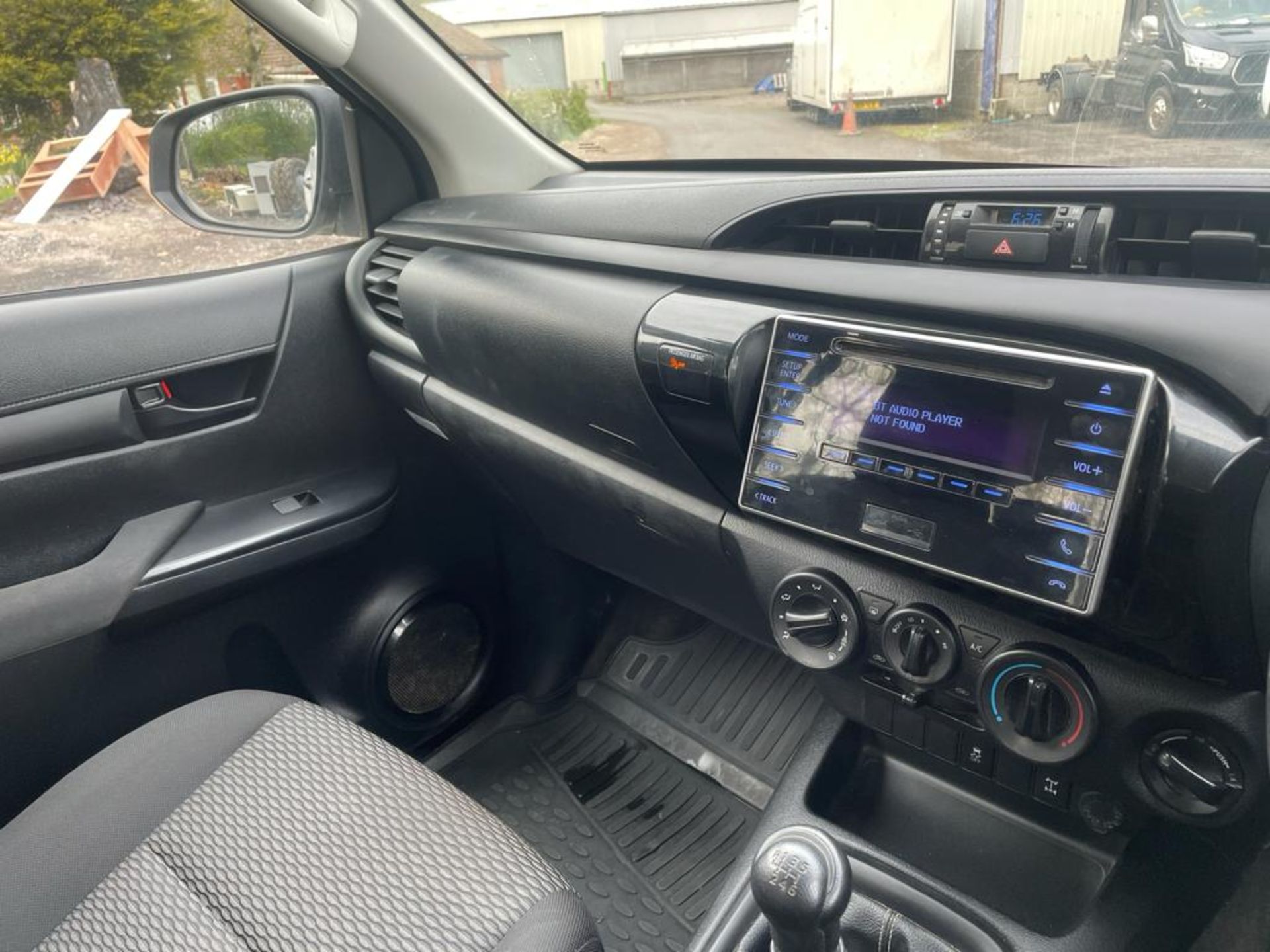 2018/18 REG TOYOTA HILUX ACTIVE D-4D 4WD DCB 2.4 DIESEL WHITE 4X4, SHOWING 1 FORMER KEEPER *PLUS VAT - Image 10 of 13