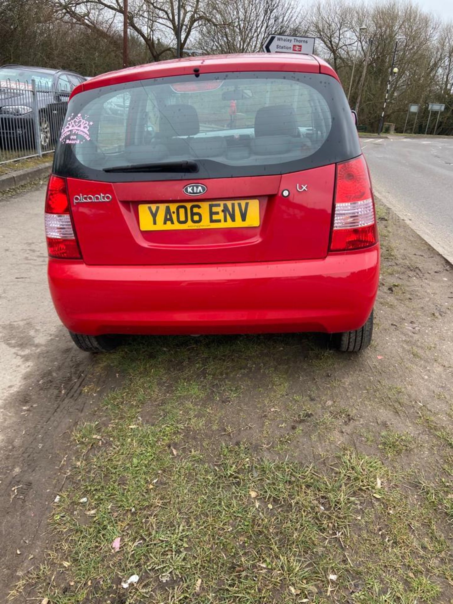 2006/06 REG KIA PICANTO LX 1.1L PETROL RED 5 DOOR HATCHBACK, SHOWING 4 FORMER KEEPERS *NO VAT* - Image 3 of 13