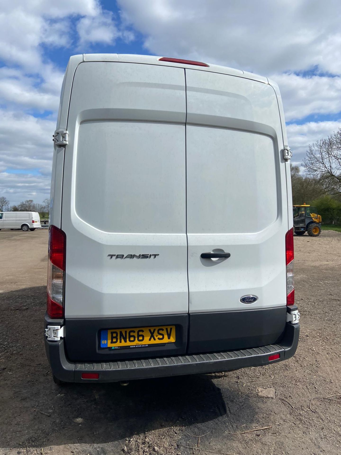 2016 FORD TRANSIT 350, WHITE PANEL VAN, 2.2 DIESEL ENGINE, SHOWING 0 PREVIOUS KEEPERS *PLUS VAT* - Image 5 of 9