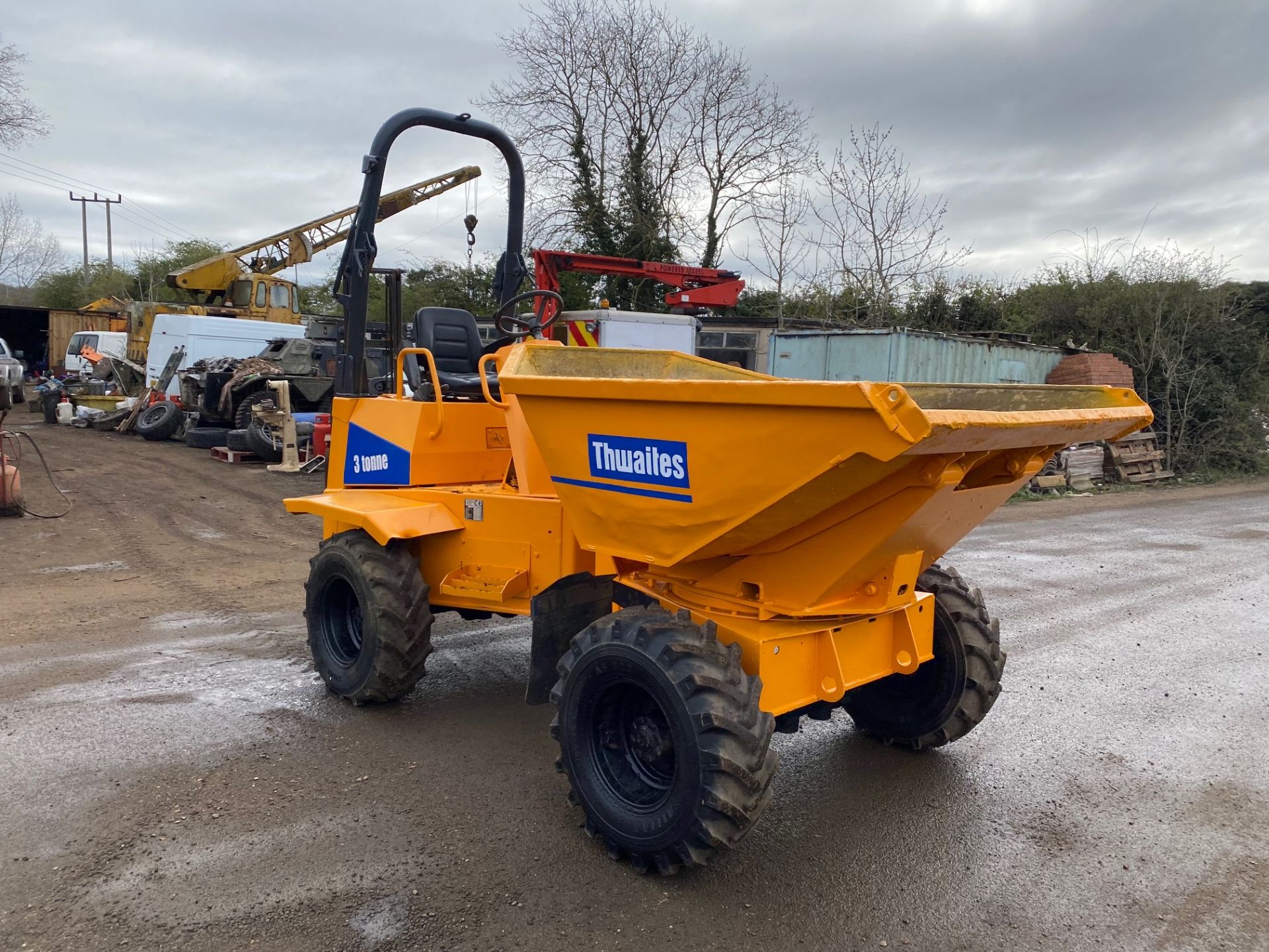 2004 THWAITES 3 TON SWIVEL DUMPER, GOOD TYRES ALL ROUND, 2900 HOURS, GOOD ENGINE *PLUS VAT* - Image 2 of 11