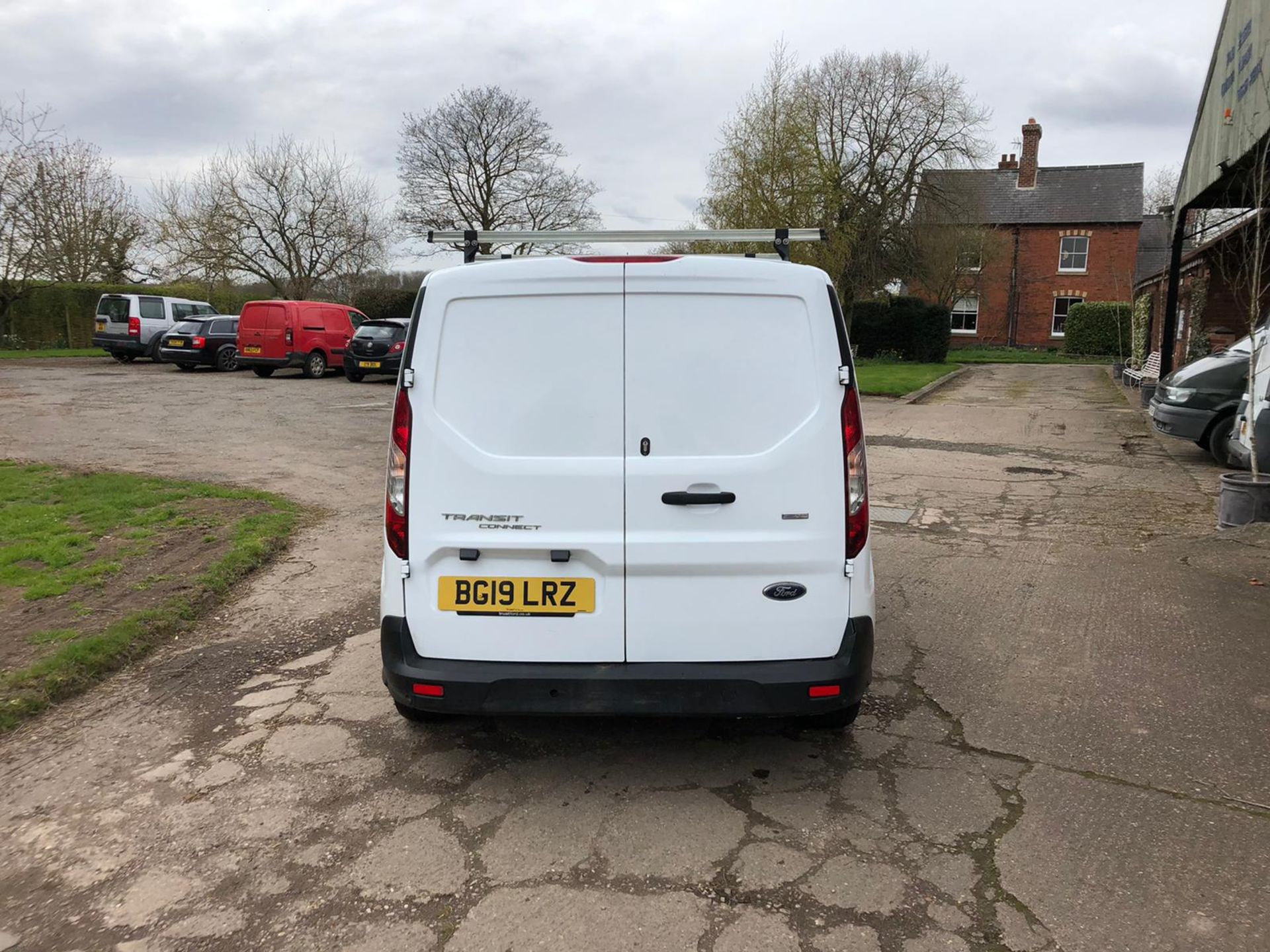 2019/19 REG FORD TRANSIT CONNECT 240 TREND 1.5 DIESEL WHITE PANEL VAN, SHOWING 0 FORMER KEEPERS - Image 6 of 14