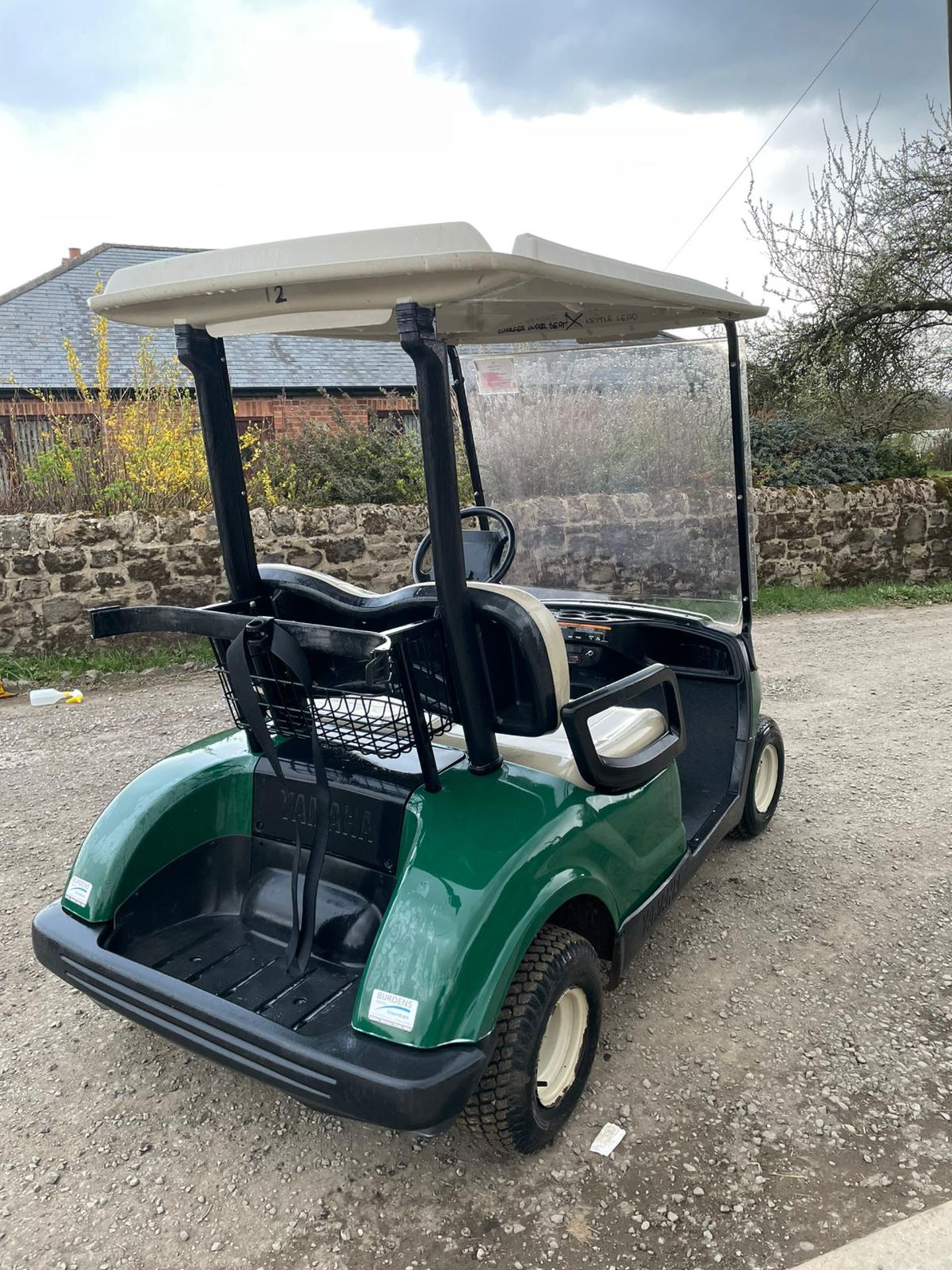 2008 YAMAHA GOLF BUGGY, DRIVE AND WORK OKAY, BATTERY OPERATED, IN GOOD CONDITION *NO VAT* - Image 3 of 5