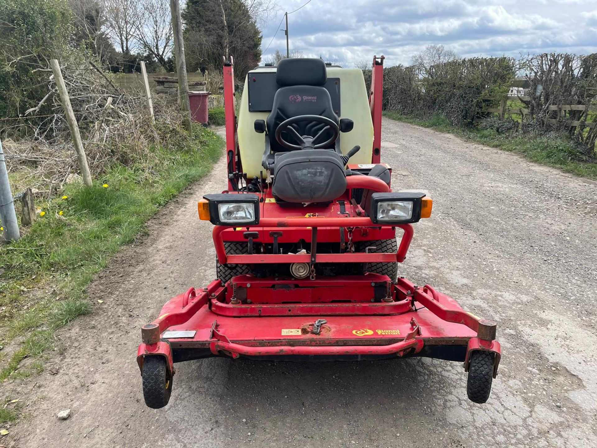 GIANNI FERRARI GF TURBO 35HP RIDE ON MOWER, LOW 1230 HOURS, HYDROSTATIC *PLUS VAT* - Image 7 of 14