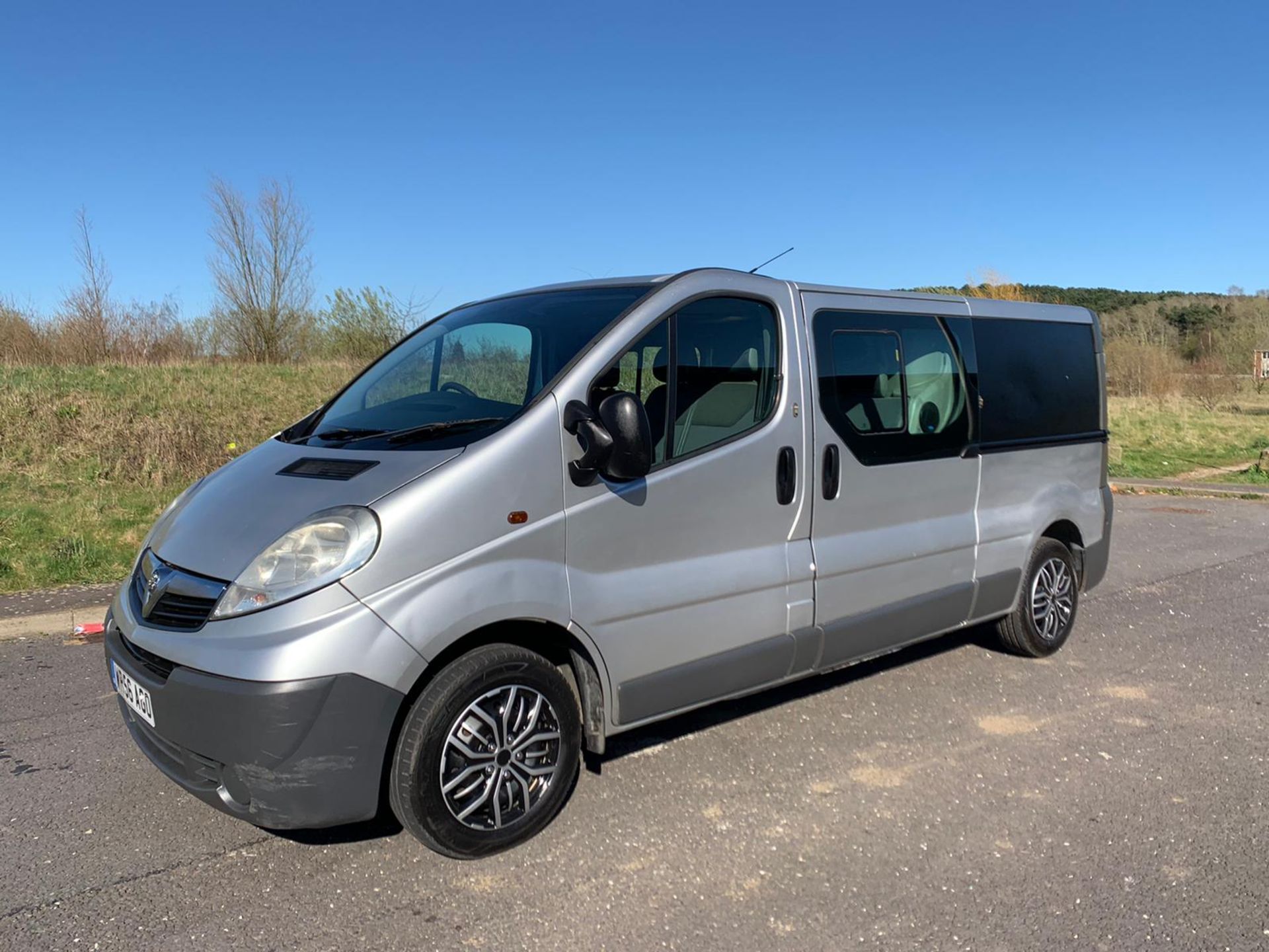 2006 VAUXHALL VIVARO 2900 D/C LWB, SILVER PANEL VAN, DIESEL ENGINE *NO VAT* - Image 2 of 11